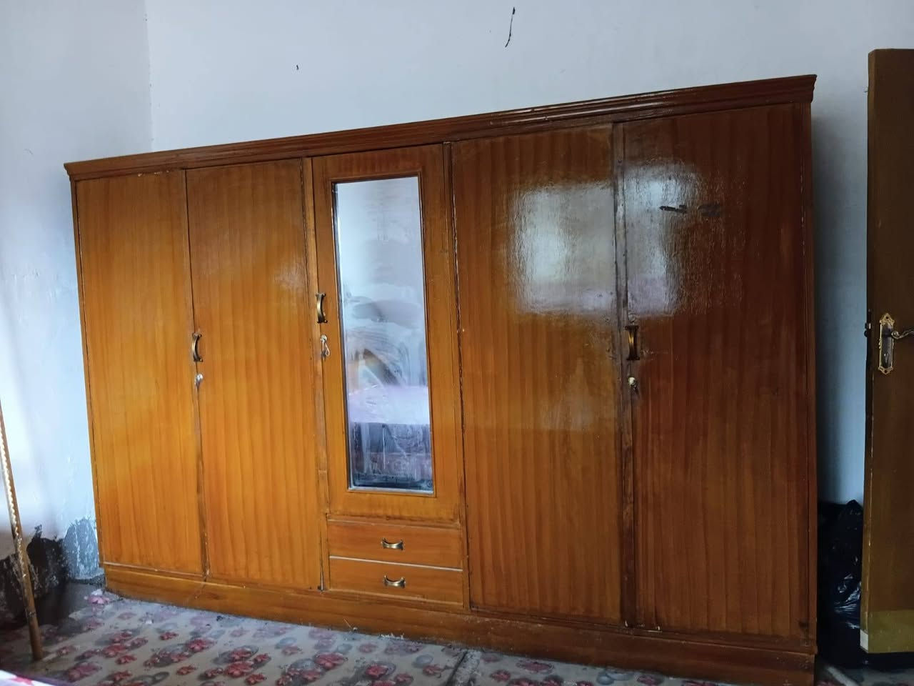 غرفة نوم للبيع نضيفه شراي اتصل غير متواجد عل نت *********** سعر 550 بيها مجال لشراي
