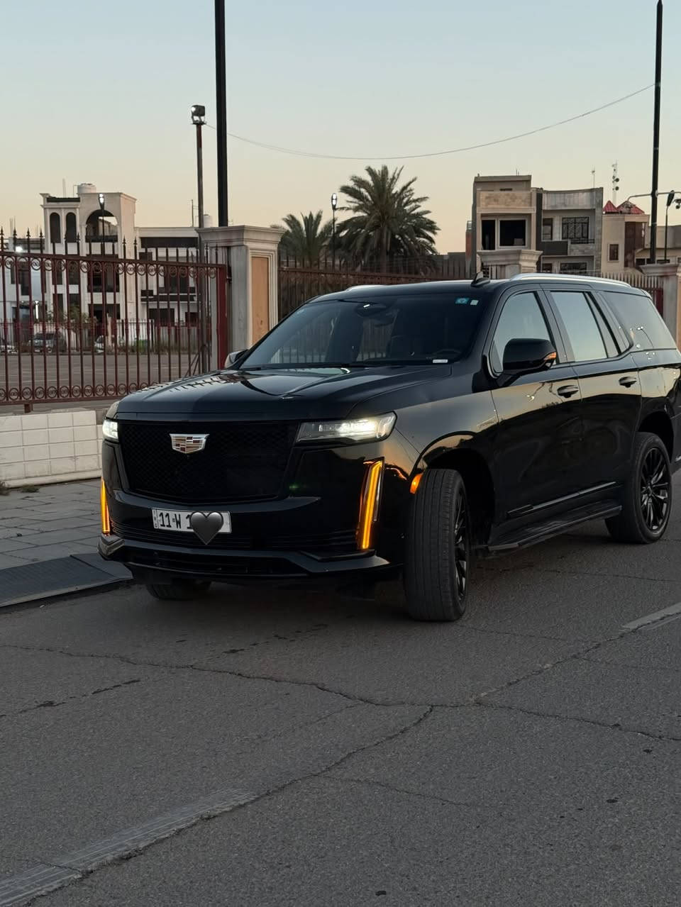 🔷كاديلاك (ESCALADE)_سبورت
موديل 2023فول مواصفات
سياره حيل جديد ماشاالله 

🔷ملاحضات
1_السياره للبيع 
2_مكان سياره (بغداد حي جامعه)
3_ماشيه (73)الف كيلو
٤_اسود ملكي

🔷صبغ⚜️
سياره حادث امريكا جاملغين وحافه بنيد
 وبيها كم رصعه

محرك كير كفاله 
تايرات تخم
سيارة كلش كلش حلوة جديدة
نضيفة مرتبة لووووك
سنوية كلشي مدفوع لحد 2030
شرط  تحويل 

🔷مواصفات سياره فول الفول ميحتاج نذكرهن
من 36 سماعه
بانورما
شاشات
بعد بيها هواي مواصفات كاديلاك معروفه

🔷شايف الف خيرها ومبروك الي يصير قسمته
ان شاءاللّه تفاصيل كلها مذكوره
سعرها (540$) ورقه بيها مجال بسيط

رقم(***********) 
مكان السياره بغداد حي الجامعه
