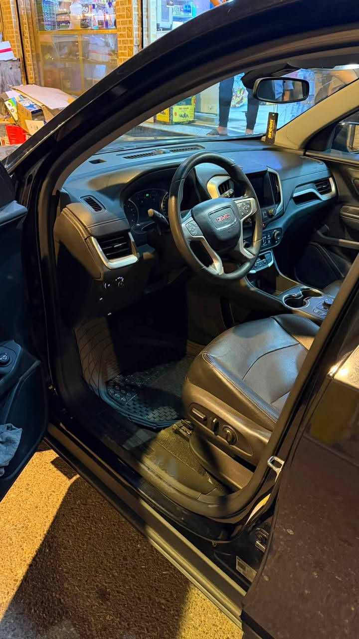 السلام عليكم 
للبيع او المراوس 

GMC TERRAIN 2023 
صور الحادث مقفولة افحص وين متريد 
جمسي تيران ٢٠٢٣ وارد امريكي 
الحادث قطعتين (بنيد+ جاملغ )
مواصفات دنلي 
السيارة رقم بصرة حرة باسمي (تحويل ثاني يوم)
.فتحة بانوراما طكتين
.كشنات تدفئة
.نقط عمياء+اشاير مري
.تحديد مسار 
.رادارات امامي وجوانب
.حساسات خلفية
.صندوق كهرباء (طكتين)
.تشغيل عن بعد
.لدات امامية وخلفية 
.كشنات جلد 
.حجم المكينة ١٥٠٠تيربو اقتصادية ونشطة 
.جامات نزول اوتو
.ماشية 50الف كيلو مو ميل
.بانزين محسن+ دهن امزويل كلة وكالة او كارت تبديل
السيارة نضيفة ومال جناي 
صور الحادث مقفولة افحص وين متريد 
السعر 170 ورقة 
***********
