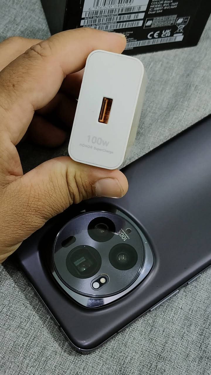 HONOR Magic 6  Pro
جهاز هونر ماجيك 6 برو النسخة العالمية نضيف 100% مابي ولا شخط موضحة نضافتة بصور  ذكره 512 كامل الملحقات من كرتونة وشاحنة والكيبل السعر 750 قفل قفل مابي اي مجال  متواجد خاص او وتساب على الرقم *********** مكاني بغداد ابغريب او العامرية .
