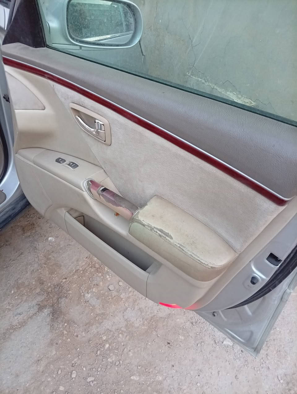 سلام عليكم ازيرا ادوات موديل 10رقم شمالي فول عده البصمه سياره جديده كير محرك حداديه تخم تاير باتري كله جديد تبريد عوزه بس غاز مكاني نجف السعر 35 بيه مجال ***********
