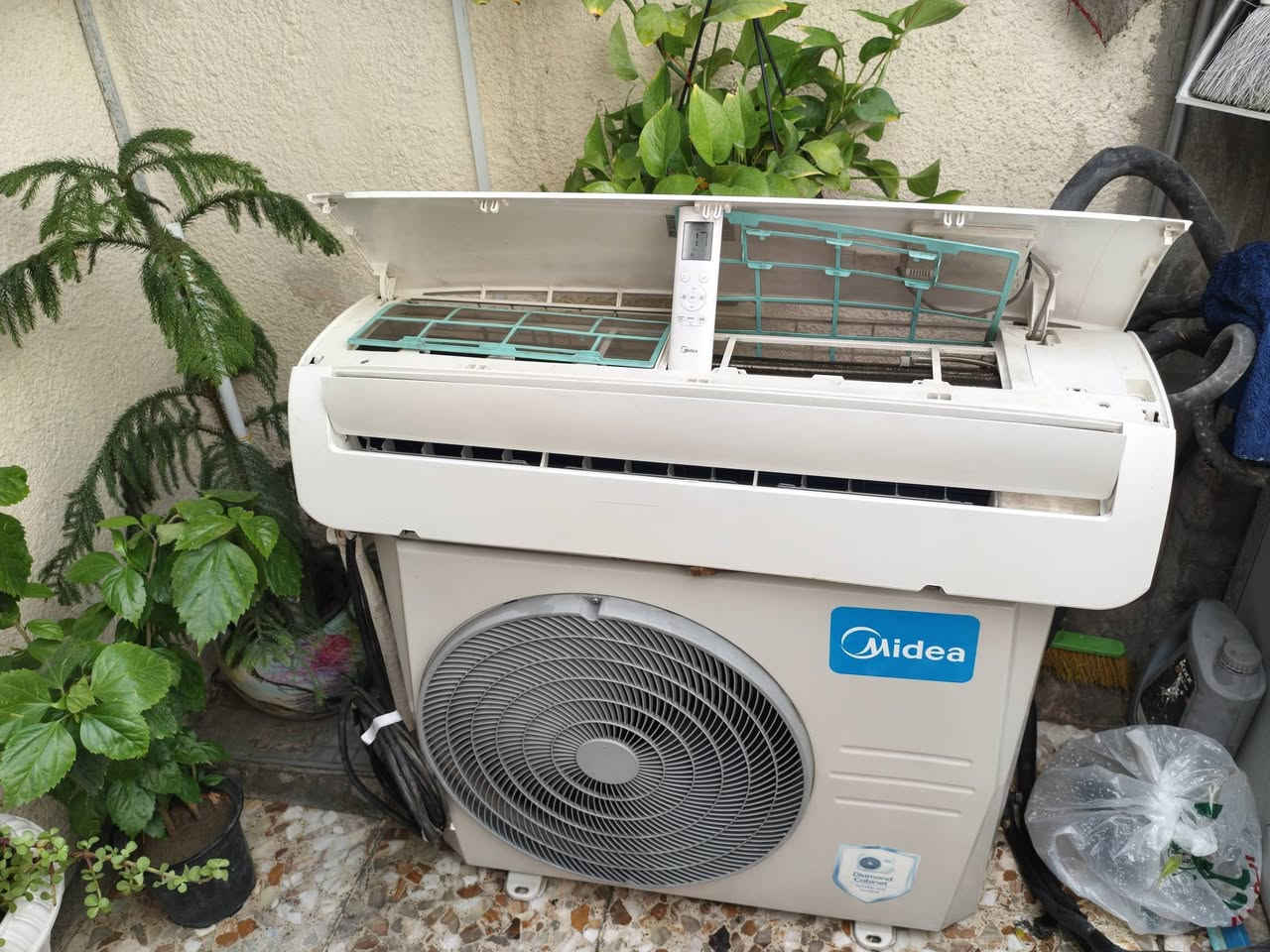 السلام عليكم للبيع سبلت طن ونص ميديا اخو جديد كامل مع ملحقاته بلادي شركه تبريد تدفئه السعر 350 عنواني بغداد *********** 📞
