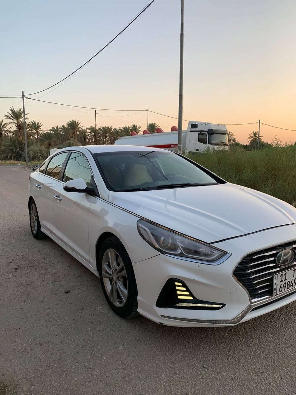 السلام عليكم للبيع هونداي سوناتا موديل 2018 وارد أمريكي صور الحادث موجوده بل منشور بيه ٣ قطع صبغ وبيه جاملغ امامي مبدل  كفاله دواخل سياره شواصي لغود تكم حوض كفاله جاهزه كير مكينه حداديه تبريد كفاله مابيه كل نقص بسمي رقم بغداد سياره فول مواصفات من عده الفتحه بصمه كامره دواره رادار بصمه محرك 2400 GDi  سياره جاهزه مابيه كل نقص وبيه بكصه القمار تكشير  وبل بنيد بي تكشير فقط السعر ١١٥ وبيه مجال وسياره احلى من صور سونار مابيه تجي وتفحص وتأخذ سونار خلاف الكلام تاخذ كروتك وفلوس السونار وبل خدمه مكاني بابل المحاويل هاذه رقمي ***********
