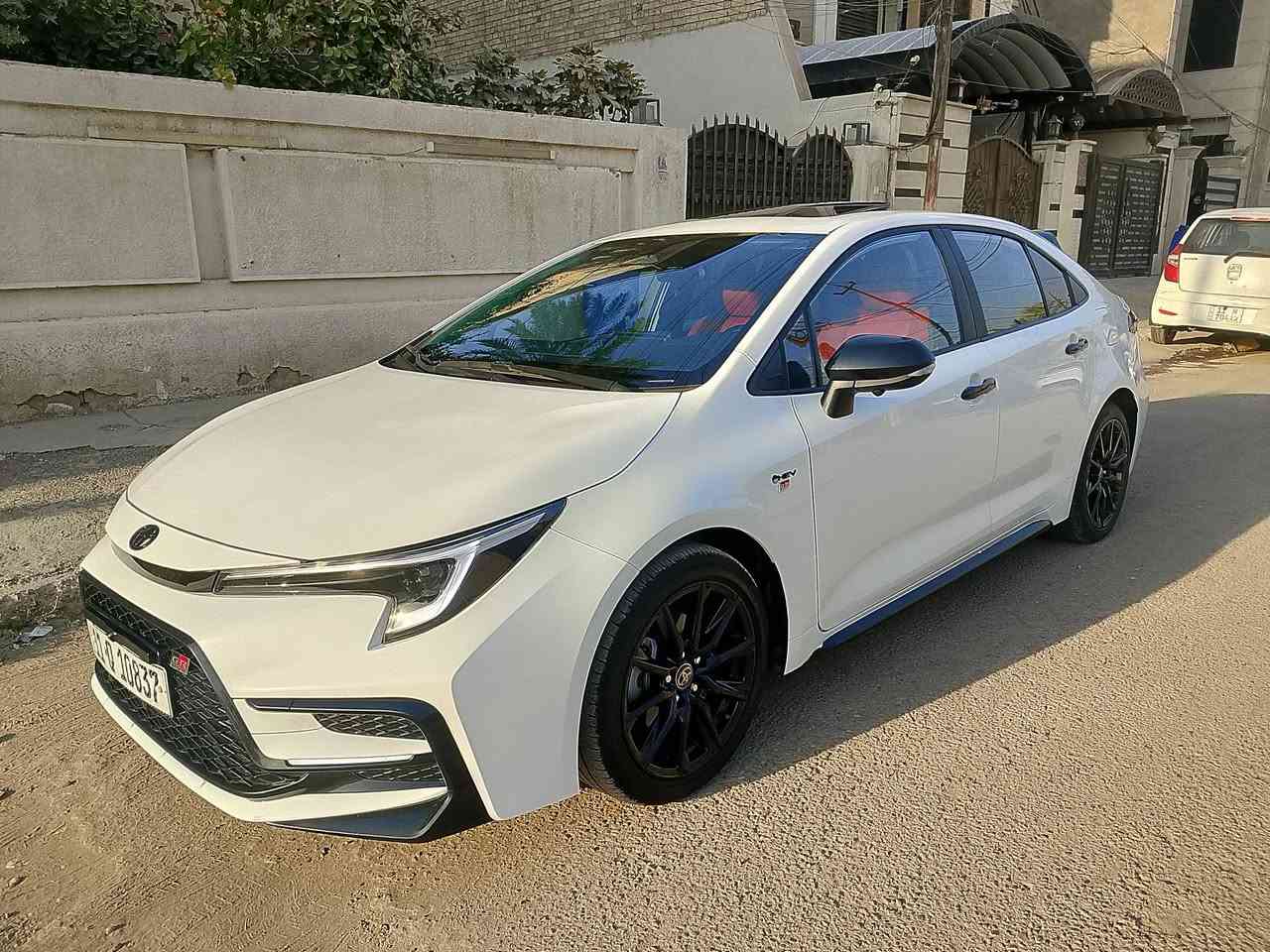 السلام عليكم
كورلا جي ار موديل 25 اصل ام الدشبول الاحمر بلادي مو عمل 
ماشية 24 قابل للزيادة 
اعلى فئه 4 كامرات 
كشن كهرباء 
داخل لونين ومعروفه مواصفاته 
كفاله عامة 
باسمي تحويل ثاني يوم 
سيارة جاهزة ومتحتاج تصرف عليهه 
مغلف بطاين بيبان وداخل السياره نايلون حراري حماية 
ومغلف دعامييات امامي وخلفي وبنيد فابلون ضمان سنتين للحمايه 
ومسوي عازل حراري كل جامات السياره الامريكي الاصلي 
حته الحوضيات بيهه ومغلف الصندوك من الداخل نايلون 
ويل 17
مكاني بغداد الدوره جمعية خير الله 
***********
 سعر 167 بيهه مجال كلش بسيط
