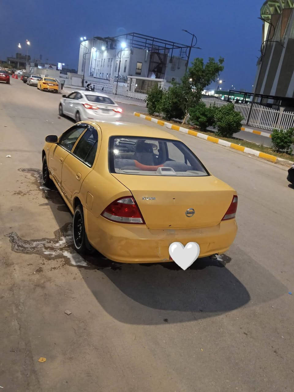 مستعجل ع البيع عندي ضرف واريد ابيعها الله شاهد
السلام عليكم 

نيسان صني 2007 
مبدل بيها بنيد وجاملغ الايمن فقط. مكفوله من العيب الشرعي والاصوليات 
مكينه كير حداديه جاهزه السياره 
فقط الجويتر عاطل مااعرف شنو عطله السياره شغاله 
رقم بغداد الماني مشروع وطني 
السعر (60) وبيها مجال بسيط 
مستعجل ع البيع عندي ضرف واريد ابيعها الله شاهد 
رقمي: *********** 
مكاني ناصريه مركز.
