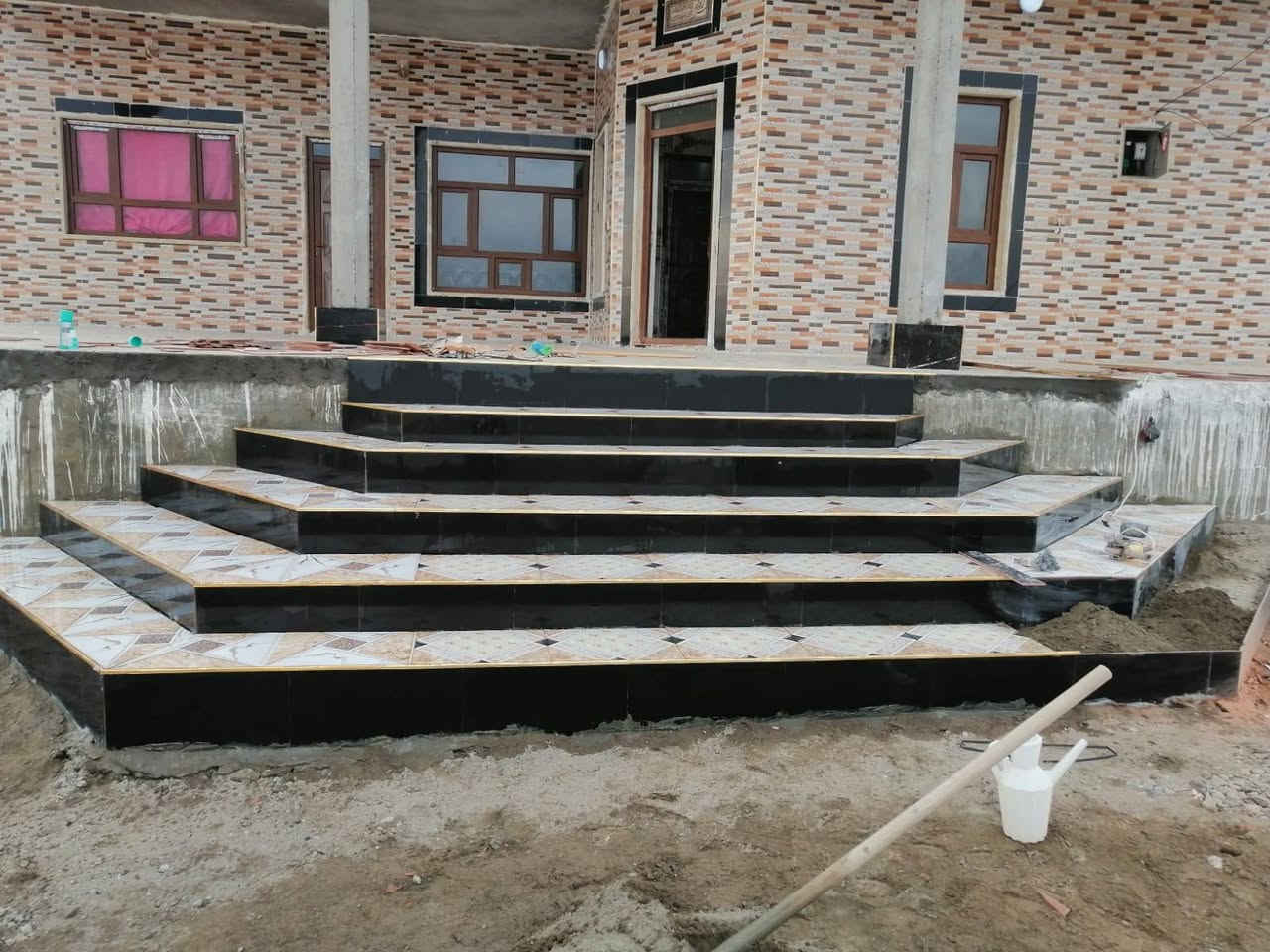 السلام عليك ورحمه وبركاته
يوجد كادر سيراميك 

رقم الهاتف ***********
