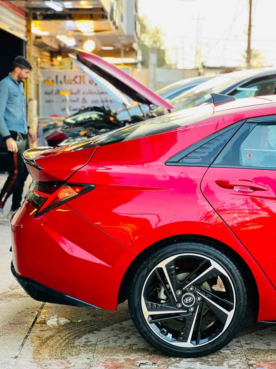 النترا ان لاين ٢٠٢١ وارد امريكي 
ضربتها قبغ جنطه ودعاميه فقط وصار بيها بارد بالجاملغ الامامي هنا بالعراق 
مكينه ١.٦ توربو ٢٠٤ حصان
گير دبل گلج ٧ نمر 
بصمه وتشغيل عن بعد 
فتحه سقف
شاشه كار بلي 
الداخل جلد ومخمل والكشن مختم N 
رادار امامي وخلفي وجانبي
شفتات ستيرن
شاحن لاسلكي 
تحديد مسار وقياده شبه ذاتيه 
مثبت سرعه
تدفئة كشنات 
ويل ١٨ بلادي 
السياره مسويلها ادامه كامله لمنظومة الوقود والهواء ومبدللها منظومة تبريد اصلية وكاله وعليها شوته k&n 
مكاني بغداد الغزالية *********** والسعر 147$ وبيها مجال للشراي للتفاصيل اكثر تفضل خاص او واتساب واني حاضر
