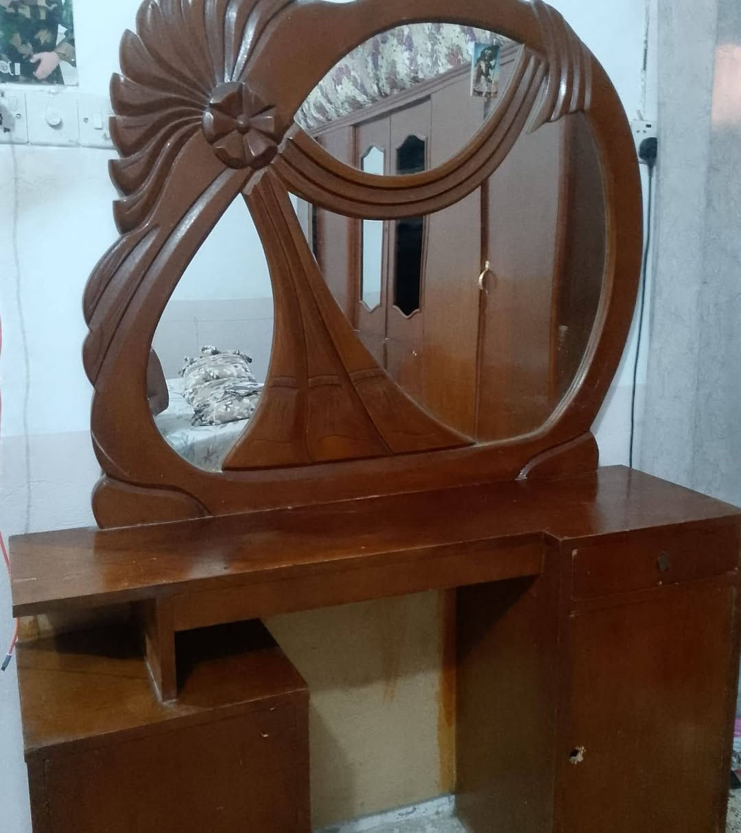 السلام عليكم للبيع الاستفسار اتصل ***********
