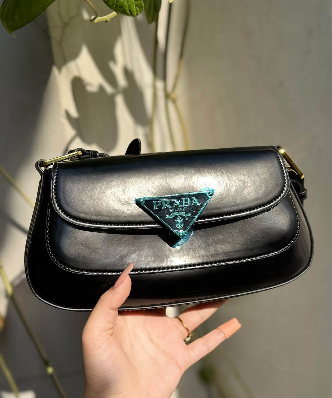 حقيبه ماركه PRADA صنع في MlLANO
