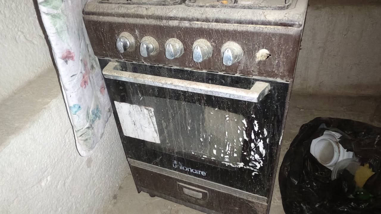 طباخات اثنين الأبيض 40الف الأسود 30بيه مجال حاب يشتري يتصل على رقم ***********
