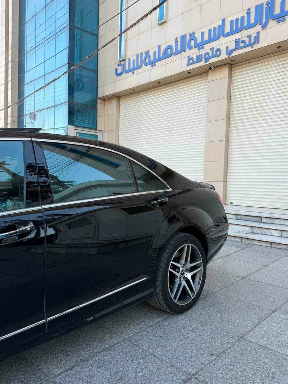 2007 S63 AMG أصل 
 مكفولة من الضربة والصبغ وبارد وشخوط   ، ماشية 96 ألف كيلو حقيقي ،  محرك 550 
السياره جديده او احلى من الصور بهواي
بوب شفط كشنات تدفئه تبريد امامي وخلفي كشن منفصل 
سياره صفر مسج ما بيها اي عطل كلشي نضيفه مال جناي 
جگات هايدروليك ، بانوراما ، بردات جانبية وخلفية  ناظور ليلي 
*********** 
مكاني بغداد السيديه
