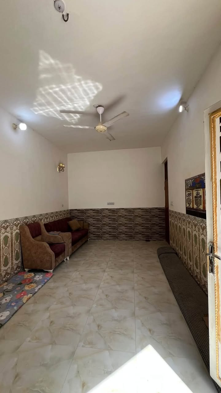 عقار مميز للبيع - طابو صرف 🏠
فرصة ممتازة لامتلاك بيت جاهز وبناء متين في موقع ممتاز!
📍 الموقع: منطقة الشباب الثانية (الشيشان)
السند: طابو صرف
المساحة: 160 متر مربع
تفاصيل البناء: طابق واحد وبناء ممتاز  
 استقبال واسع  
 صالة معيشة  
 مطبخ  
 غرف نوم عدد (2)  
 صحيات داخلية وخارجية  
 منور عدد (2) لتهوية وإضاءة ممتازة  
 بيتونة بعرض 7 متر  
بالنسبة للسعر ما اكدر اذكرة بسبب بعض الناس 

📞 للتواصل والاستفسار:
يمكنكم الاتصال، المراسلة عبر الواتساب، أو الإرسال عبر الخاص:
📱 ***********
