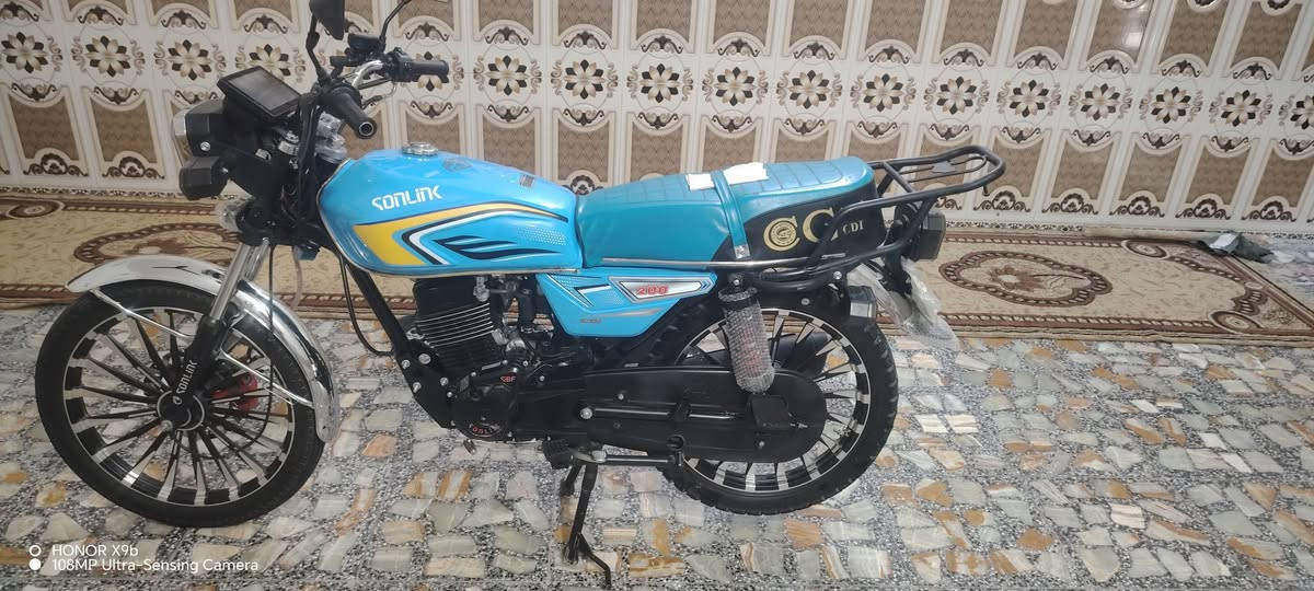 *********** موديل 25 مكينه 200 سعر 950 وكاله الصدر الاورفلي قرب شركه الانوار بغداد المدينه بغداد المدينه دراجه زيرو دراجه حتى ما ماشي هواي على وضع الشركه دراجه خرسه دراجه مقفوله من كل عيب نقص برغل كل شي ما بيه تنقر سويتش وتطلع بصمتين سويتين اوراق مال معرض دراجه نازله من الظلال دراجه زيرو

