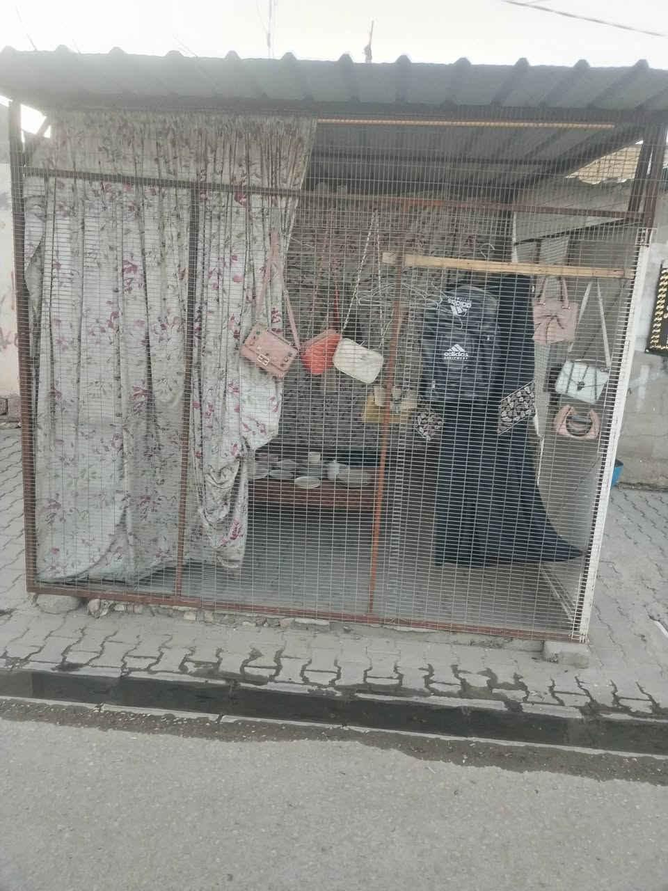 حدايد • باب • سقفية