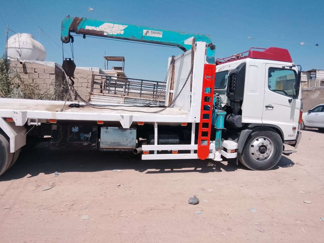سلام عليكم للبيع هينو كرين شيطان كرين 5طن سياره سوبر 80 مكينه بم ونوزل مسجله 3طن موديل السياره2015 سياره كله نضام هوه فراك تبريد شغال السعر الاتصال ***********
