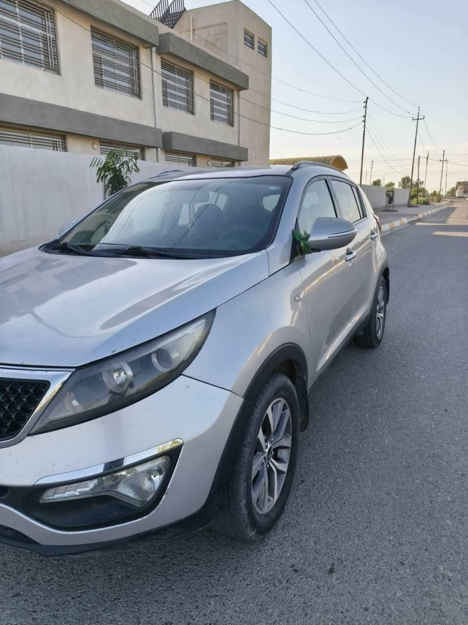 سبورتج 2015خليجي 
محرك 2000دوش (المرغوب)
محرك +كير مكفولات
السيارة كاملة مكملة مابيها اي نقص 
بيها قطعة ونص صبغ شرط بدون اي دواخل صبغ فقط 
رقم اربيل 
مكان ديالى ناحية سلام /طريق دلي عباس 
سعر 125$بيها شي بسيط حك جية 
هاتف:***********
