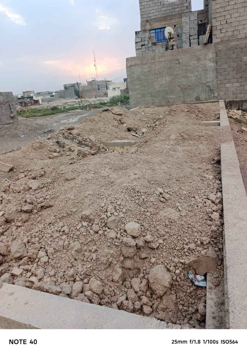 قرب مدرست المسار • ٩٠م • مع مواد