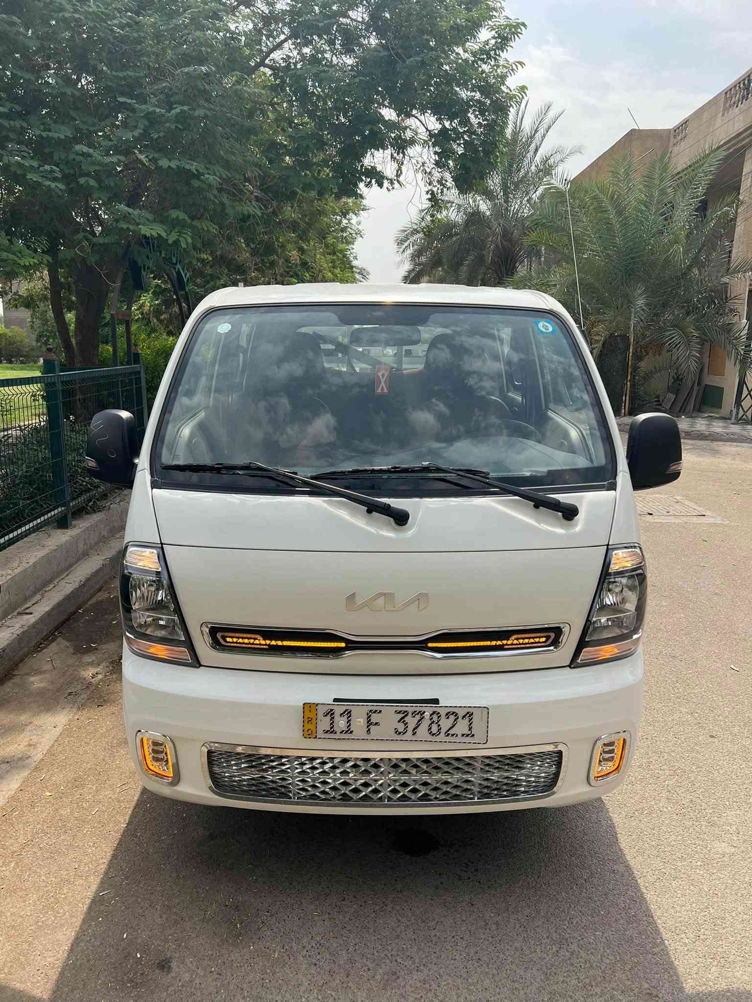 كيا بنكو 2025 | محرك 2700 ديزل
🔧 المواصفات:
• موديل 2025
• محرك 2700 ديزل
• 🚘 المشي: 24,000 كم فقط
• السيارة مكفولة وجاهزة
• ما بيها نص
• الكشنات جلد لون مشمشي 🧡
• الكشنات بعدها مغلفة بجيش الشركة واني مغلفها هي والارظيه 
• تحكم من الستيرن 🎛️
• شاشة CarPlay 📱
• كاميرا خلفية 📷
• حساسات خلفية
• سيارة نظيفة ومحافظة ومابيها نقص (بدون صبغ بدون ضربه على وضع الشركه استخدام بسيط ) 
📍 الموقع: بغداد – الدورة
السعر: 184وبيها مجال بسيط 
📞 للاستفسار:
***********
