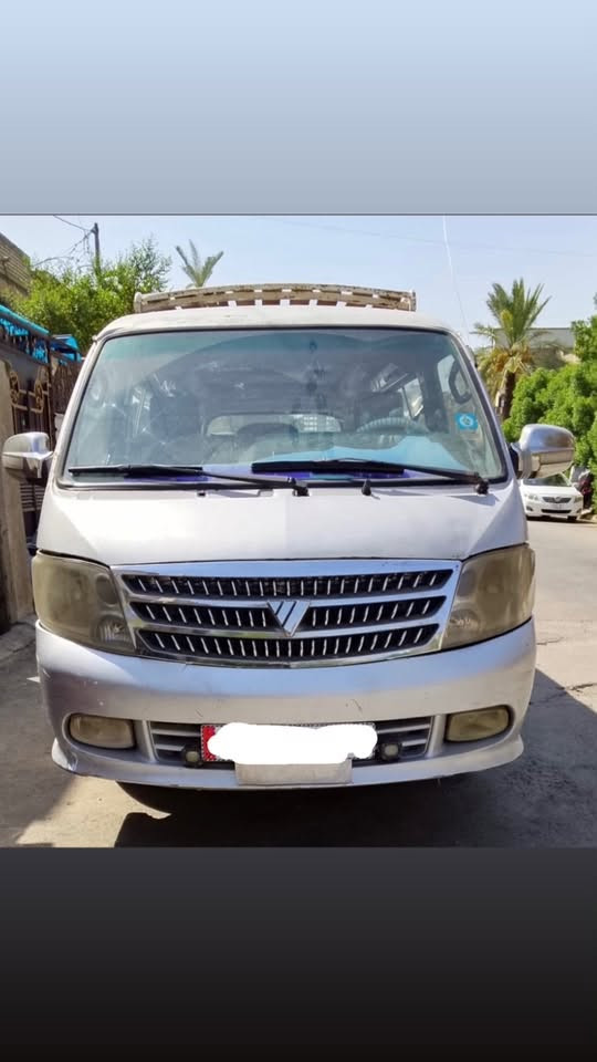 كيا فوتون للبيع موديل 2010 سنوية جديدة لل 2032 يعني هزة جديدة وبأسمي + رقمها انكليزي ، كير و محرك واكسل مكفول ومصفرة هيئة وغرامات الرقم بغداد اي حادث مابيها السعر 55 و بيها مجال 
هذا رقمي 
*********** واتساب
