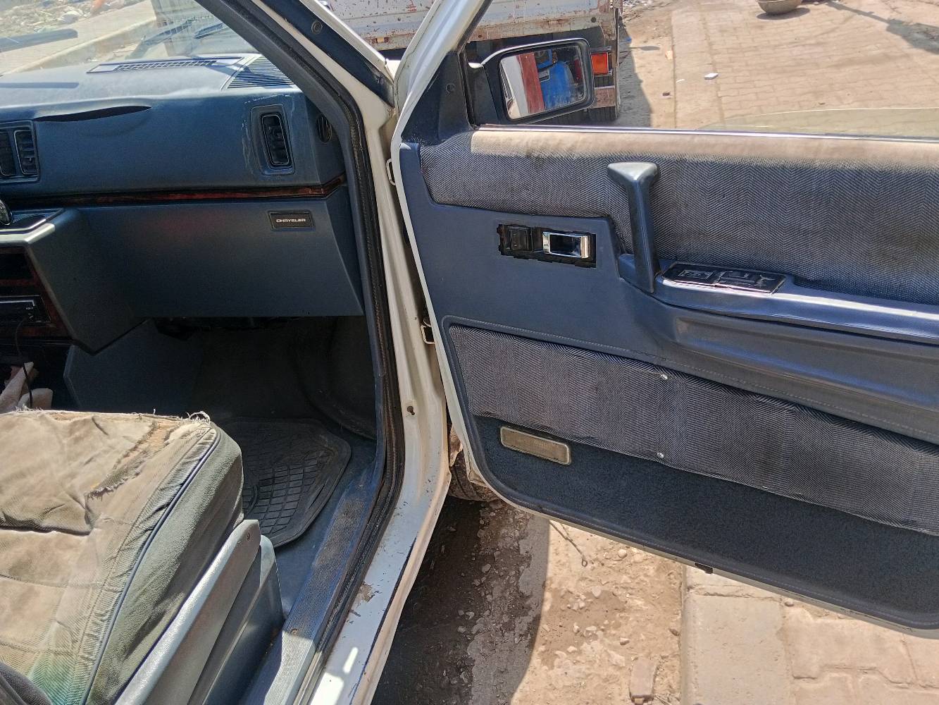 للبيع او مراوس 
كرايسلر گرنفال موديل 1990
كير ومكينه كورلا 200 سياره جاهزه من كلشي حداديه جديده تايرات جدد مابيها اي نقص 
التبريد عوزه بس كمريسر سنويه صاقطه 
العنوان الديوانية قضاء البدير ***********