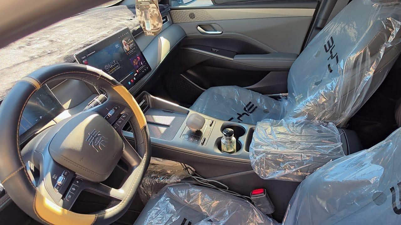 بي وادي  جن بلص 2025 فلاكشب
ام 13 كامره اوتو بارك   بلكن هايبرد  
كفاله عامه مثبت لوحات وسنويه الداخل  زيتوني 
بلكن هايبرد  ثلاث انظمه هايبرد + بانزين  شحن ذاتي + شحن خارجي تمشيك2200  كيلو سعه خزان الوقود 65 لتر 
عداد  كليومتر 3الف
ملاحظه شاحنه اصليه وكارت + فوم معالج اطار 
مثبت   لوحات  سنويه 
محرك يعمل لشحن البطاريه فقط  1500 هجين ثلاث انظمه شحن ذاتي + هايبرد + شحن خارجي 
مقاعد جلد زيتوني 
 مقعد سايق كهرباء   
سلايت 
اوتو بارك طبكة ذاتيه من دون تحكم السايق + قياده من دون تحكم 
تحديد مسار طريق 
لايت داينمك عالي ناصي اوتو 
تحكم   بريك رياضي + بريك كموفرت 
حساس امامي عدد 6 + حساس خلفي عدد 6 
شاشه وسطيه كبيره اكبر من فىه من دون مواصفات تشبه شاشه سونك بلص   تحكم بكامل من داخل شاشه  تنزيل جام وغلقه 
رادار امامي + رادار جانبي + رادار خلفيً
نقط عمياء بمرايه جانبيه + مري شفط + اشاير مري +اناره تحت مرايه 
كيجات  سونك بلص  
13 كامره محيطيه + دي في ار تسجيل  
دركة دي جلد وحياكه 
بكلايت لد   خليه  
بصمه +كارت 
هاندر بريك بصمه اوتو هولد 
كيجات شاشه 
شاشه كبيره تبريد شاشه 
لايت ليد لايت اوتو  + لد صباحي 
تبريد مناخي منفصل 
تبريد قطعتين 
ويل كب كروم 16 
ايرباك عدد 10 

رقم التواصل::***********
السعر23مليون  سياره اخت زيرو ماشيه 3الف
بغداد مكاني
