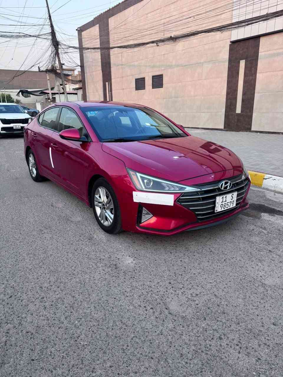 السلام عليكم للبيع هونداي النترا موديل 20 وارد امريكي حادثها بابين جهت اليمنة بدون دواخل ومبخرين صبغ بدون ضرر الجاملقين نفس الجهة اكد بدون ضرر
السيارة جديدة بل كارتون  احلة من الصور
مكينة 2000 دوش ما مفتوحة 
صدر خلفي امامي جديد تراي زيرو 
تخم تاير جديد 
السيارة على وضع الشركة وبل عافية عل ياخذها
رقم بغداد تحويل مباشر
السعر 118
العنوان بغداد شارع الاورفلي
***********
