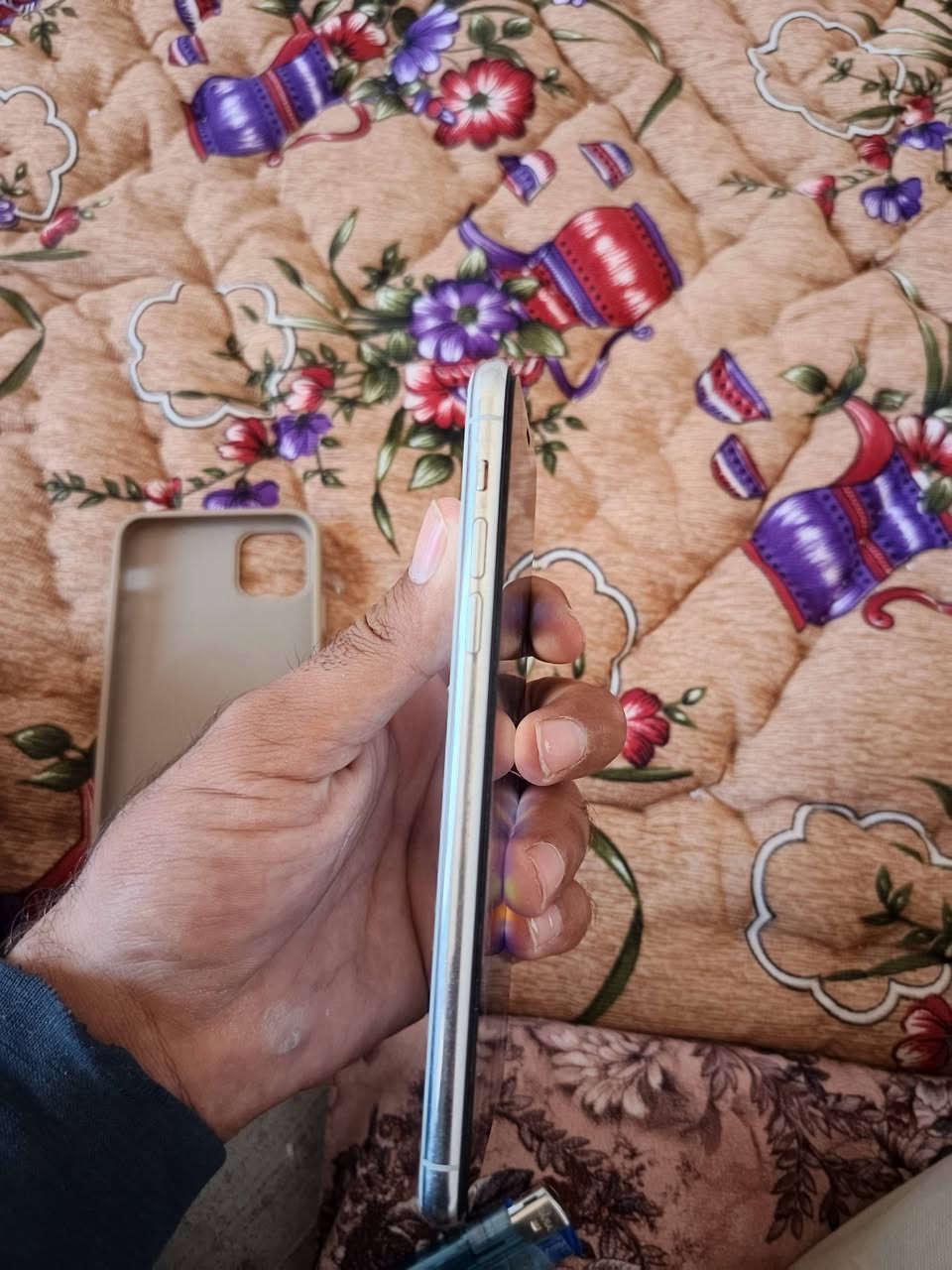السلام عليكم 11 برو ماكس  مبدله شاشه وبطاريه والفيس ايادي متوقف موبايل فول مواصفات سعر 250وبيه مجال حك جيه التواصل وتساب فقط  ***********
