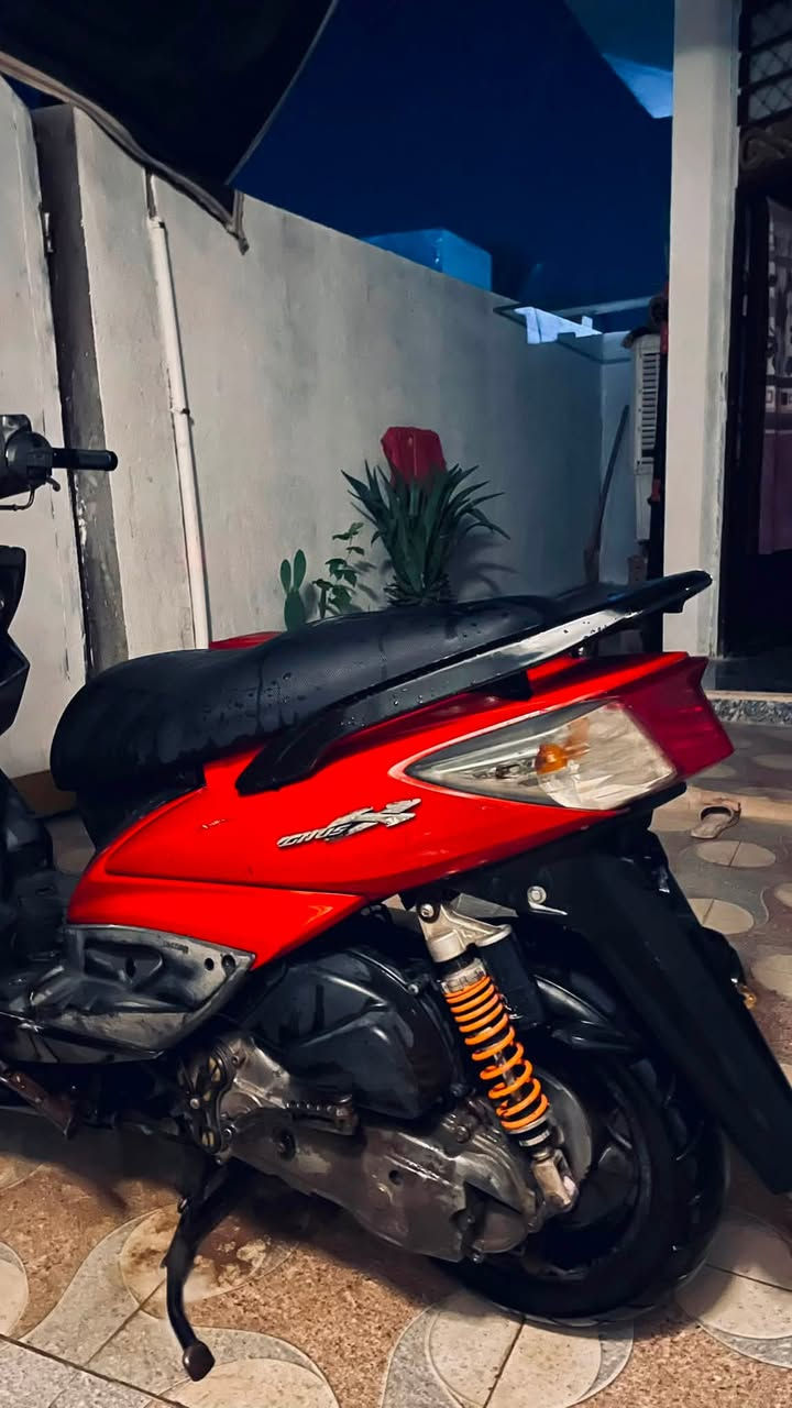 سلام عليكم
سكنس فحل للبيع او مراوس 
كفرات بلادي ختم واحد
تايرات جدد
كهربائيات كلشي شغال 
الجاملغ الامامي شويه مكسور
سعرها600وبيها مجال 
واتساب***********
