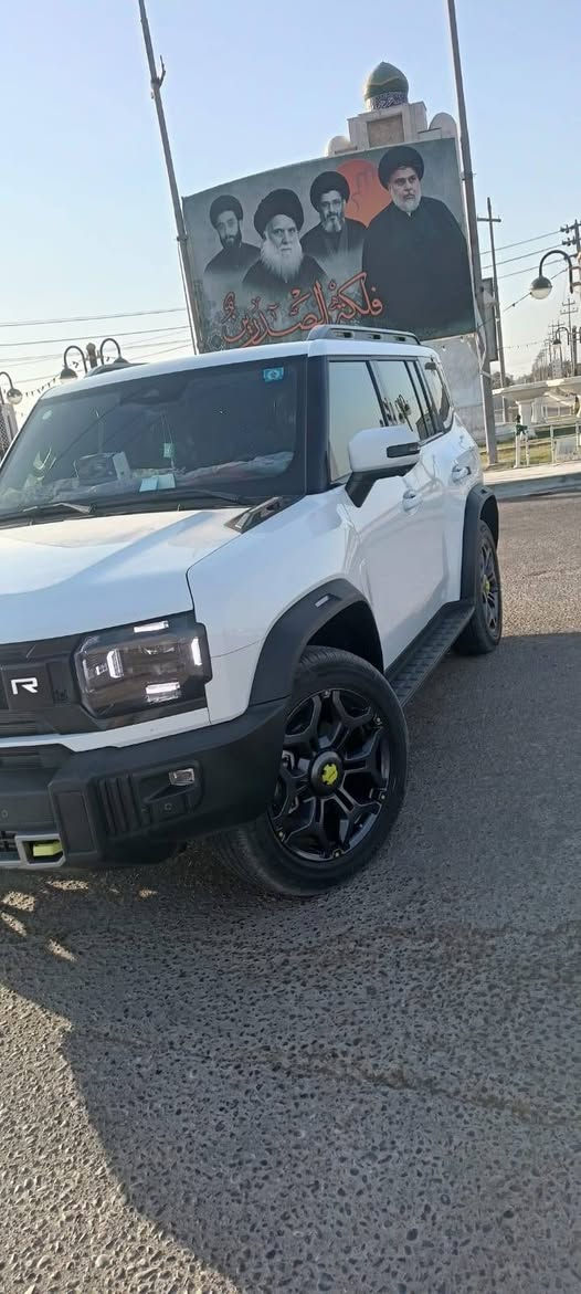 🔥 للبيع | Jetour T2 2025 🔥
🚘 جيتور T2 موديل 2025 — خليجي
ماشيه 12الف 
السياره كفاله عامه 
✨ناطق

⚙️ المواصفات 

* محرك 2.0L Turbo
* قوة 251 حصان
* عزم 390 نيوتن/متر
* ناقل حركة أوتوماتيك
* دفع رباعي 4WD
* أوضاع قيادة متعددة
* مثبت سرعة + رادار
* نظام تحديد المسار

🛋️ الراحة والفخامه

* بانوراما
* دخول وتشغيل بصمة
* تشغيل عن بُعد
* مقاعد جلد
* مقاعد أمامية كهربائية
* تحكم مناخي ثنائي المناطق
* شحن لاسلكي
* إضاءة داخلية LED
* مقود جلد
* Auto Hold
* فرامل يد كهربائية

📱 التقنيات والأنظمة

* شاشة ديجيتال
* شاشة تدعم Apple CarPlay
* كاميرات 360°
* كاميرا دوارة
* حساسات أمامية وخلفية
* Bluetooth + Type-C
* أوامر صوتية
* حساسات ضغط الإطارات

💡 الشكل الخارجي

* إضاءة LED
* كشافات
* إضاءة خلفية LED
* مرايا كهربائية قابلة للطي
* إشارات بالمرايا
* جنوط 20 إنج
* إطارات 255/55R20
* ماسحة خلفية
* مانع انزلاق
* نظام نزول المنحدرات
💰 السعر: 39مليون وبيه مجال حك الجيه 
العنوان : البصره القرنه
رقم الهاتف:***********
