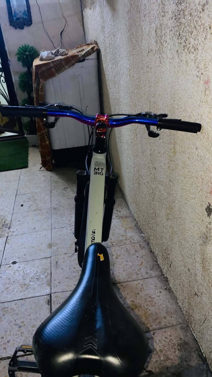 🚲 للبيع بايسكل DSMA 🚲
الماركة : DSMA

النوع : Mountain Bike - جبلي

القياس 26

. فریم Full Suspension (تعليق أمامي وخلفي)

. فرامل Disc Brake أمامي وخلفي

تواير جبلية

طوبه بنفسجيه رياضية

بيها حامل قنينة ماء

السعر 150 وبي مجال بسيط حك الجيه

***********

مستعمل 3 اشهر

الويل الامامي بي عواج كلش بصيط ممئٹر

بغداد الكرخ
