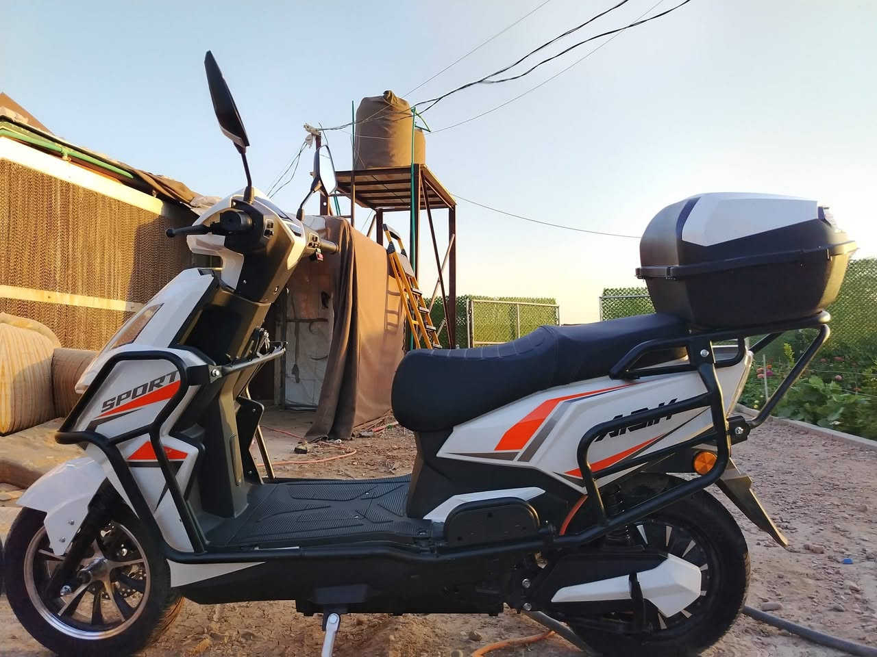 ٦ بطاريات • مدى ٥٠كم • سرعة ٨٠كم