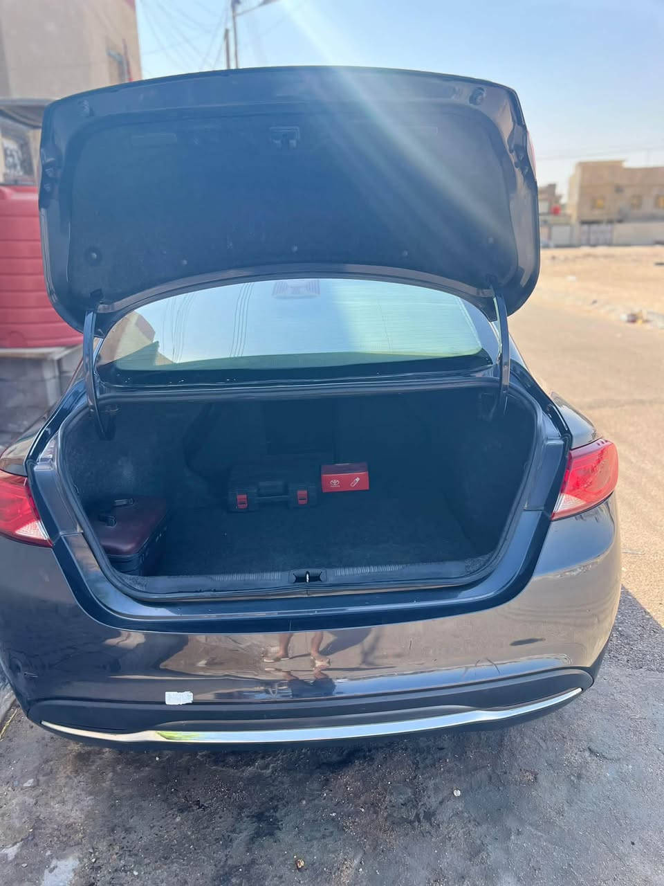 للبيع او مراوس حسب الرغبة 
  كرايسلر C200 مديل 16 
محرك 4 سلندر 2400 
رقم بصرة الجديد تحويل مباشر
بدون حادث نسبة غرق مياه امطار تعمل وتسير
رقم الشاصي بلصور موجود وشوف تقريرها 
بيها دحكات بسيطة بلبدي لاحضهن بلصور 
واني لاسق فابلون ما صلحتهن ع وضعهن. حدادية ٨٠٪؜ 
محرك جديد گير دواخل و شواصي 
ولغود كفالة
السيارة بدون ضرر ايرباك 
الكيلو متر واصل ١٩٠ 
مواصفات 💥💥
شاشة كبيرة 
فتحة سقف 
اللون مو اسود رصاصي رمادي لامع
كرسي السايق كهربائي
تحكم ستيرن جهتين
مثبت سرعة 
كامرة خلفية دوارة 
منظومة زنون 
تبريد ثلج  
كير 9 نمر 
صرفية الوقود جداً قليله 
السعر 105 و بيها مجال 
مكان السيارة البصرة الأمن الداخلي 
                                             ***********
