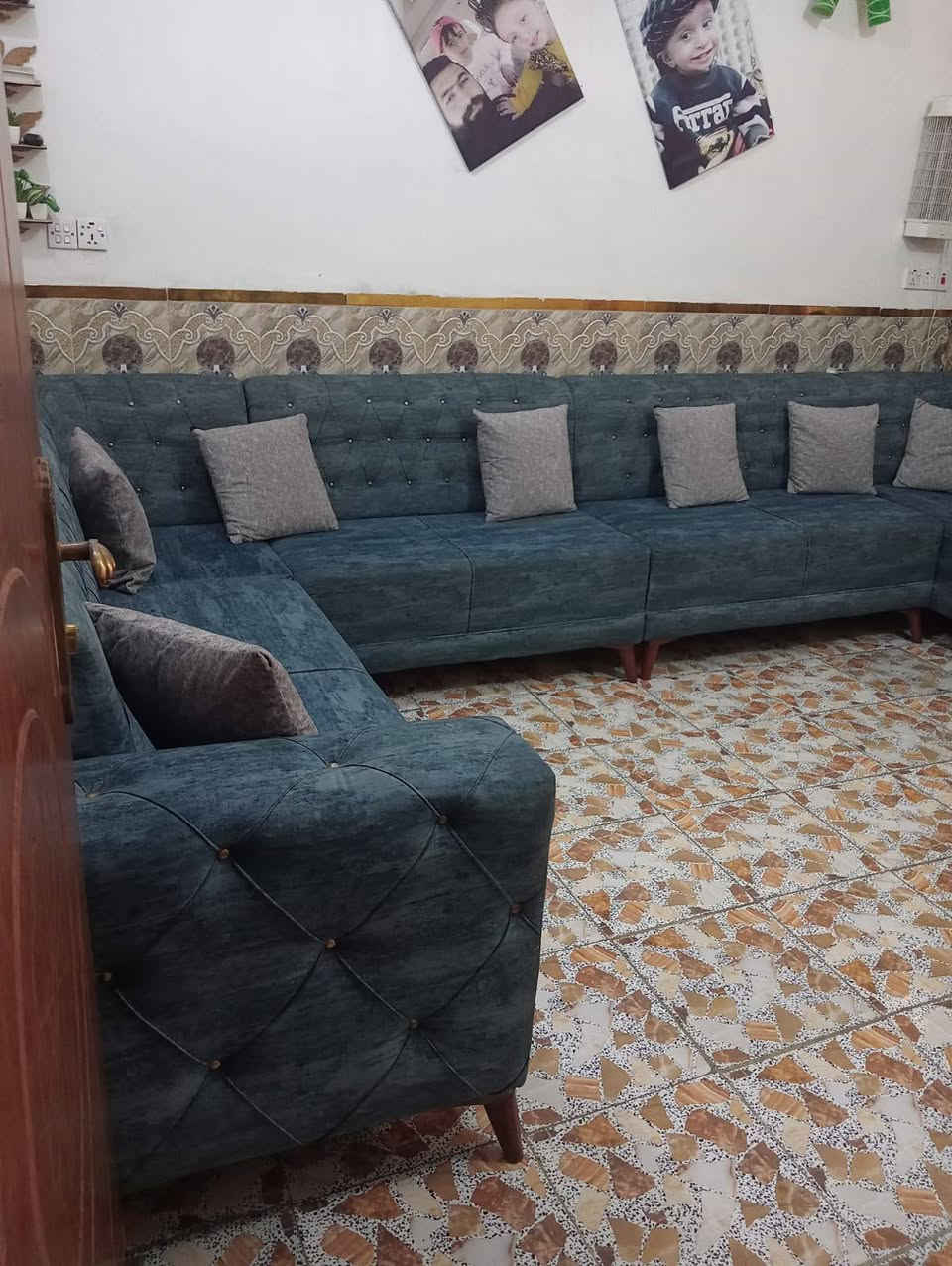 السلام عليكم تخم للبيع 400الف بيه مجال تخم نضيف جدا العنوان سبع قصور شارع ابو علي  يم صوره صدرين اول وحده فرع اسواق المرتضى ***********
