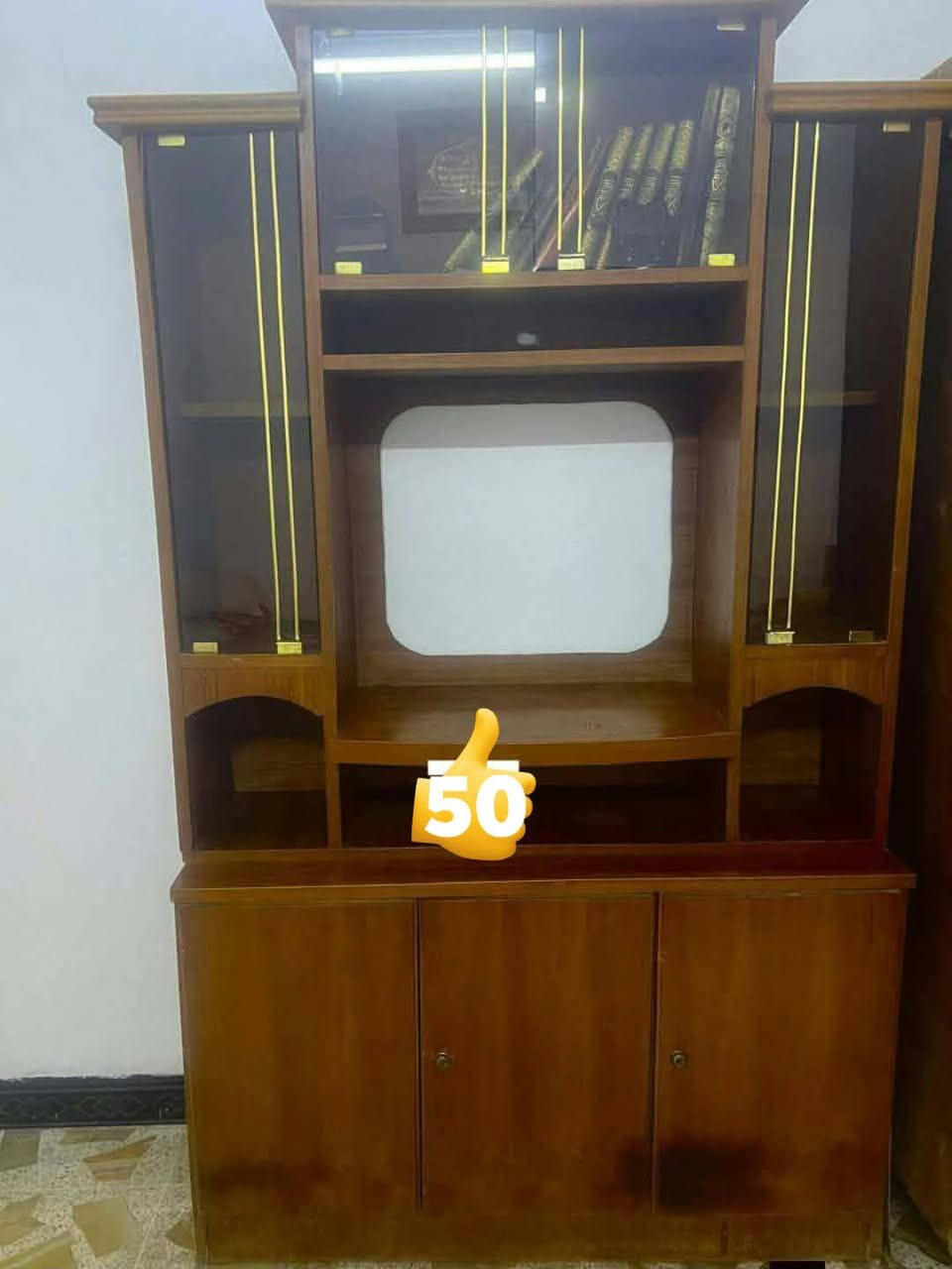 للبيع والاسعار مكتوبه ؤبيها مجال قليل للاستفسار الاتصال ***********/***********

نص مكتوب في الصور:
- 40
- 50