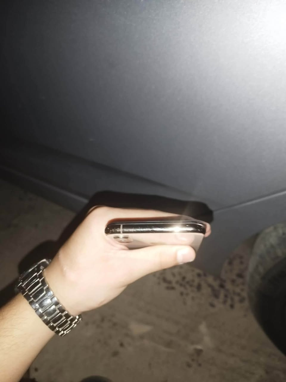 سلام عليكم xs نظافه فول مبدل بطاريه فقط سعر 145 وبي مجال بسيط 
للتواصل (***********)
