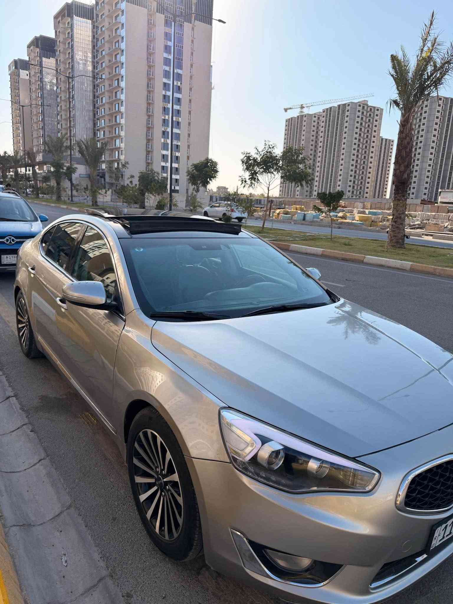 🔥 للبيع او المراوس حسب القناعه كيا كادنزا 2014  وارد أمريكي 🇺🇸

🚘 KIA CADENZA 2014 – 3.3 GDI V6
وارد أمريكي | جاملغ وبنيد | مواصفات كاملة

✨ الأوبشنات:
* محرك 3.3 GDI V6
* قير أوتوماتيك 6 سرعات
* تشغيل بصمة / دخول ذكي
* تشغيل عن بُعد
* فتحة سقف بانوراما
* جلد
* تسخين وتبريد كراسي
* كراسي كهرباء
* ذاكرة كرسي السائق
* دركسون كهربائي/مالتي
* تحكم صوتي
* شاشة أصلية
* كاميرا خلفية
* حساسات أمامية وخلفية
* رادار
* مثبت سرعة
* تحذير النقطة العمياء
* تحذير الخروج عن المسار
* ستائر خلفية
* تكييف أوتوماتيك
* تحكم تكييف خلفي
* نظام صوت Infinity
* إضاءة LED
* مرايات كهرباء وطي
* ABS + Airbags
* Traction Control
🔥 السيارة جاهزة ومابيها اي نقص 
📍 الموقع: بغداد حي الجهاد 
💰 السعر: [128ورقة]
📞 للاتصال: [***********
*********** بغداد, العراق
