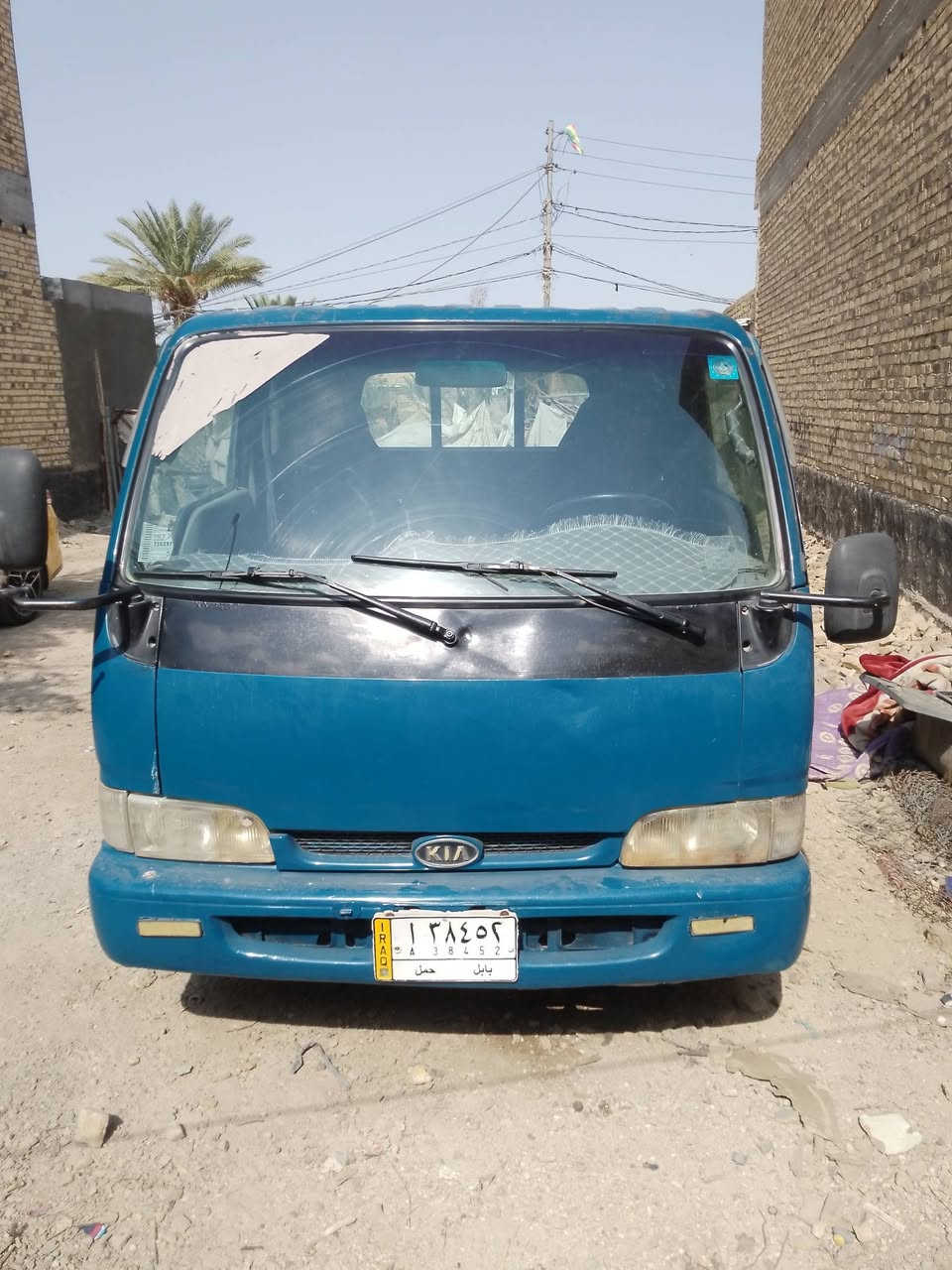 للبيع سياره كيا موديل 2000 مكفوله باسمي تحويل ثاني يوم جاهزه كير محرك *********** عنوانه ديوانيه
