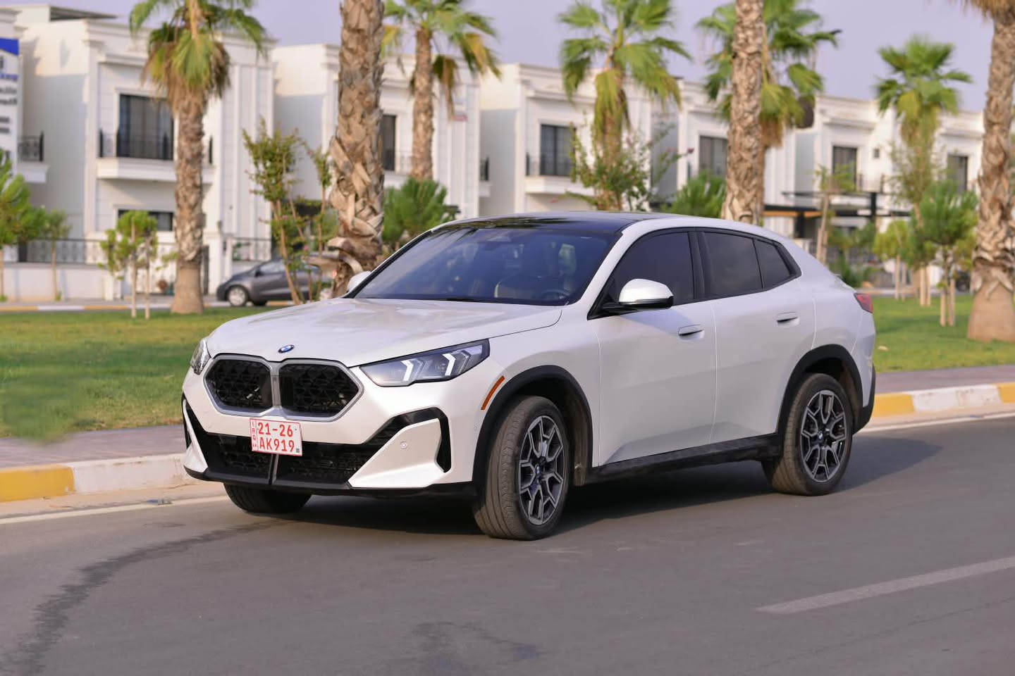 BMW X2 2024
Xdrive

شكل جديد 
فول مواصفات 
ماشية ١٧ ميل
بدون ضرر ايرباك
داخل ابيض
بانوراما 
دبل اكسل
.....الخ

بس بيها تعديل بارد شوي فقط
*********** واتساب 
***********

٣٦٥ ورقه أربيل, العراق
