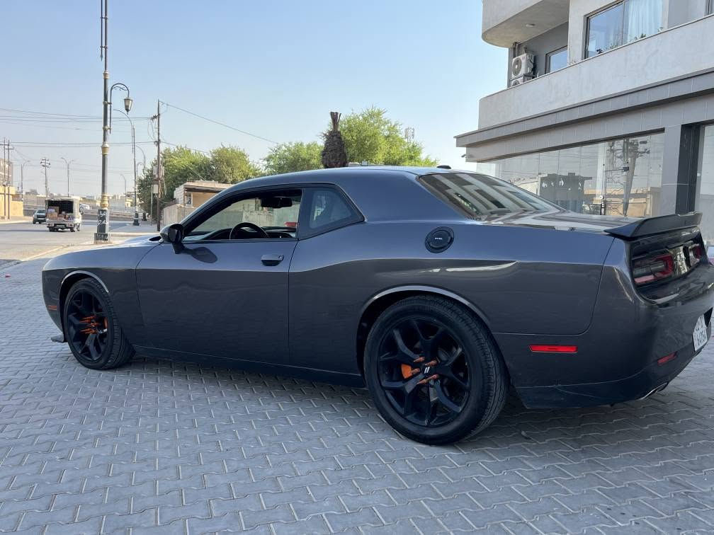 جالنجر 2019 GT 
سياره ماشيه 120 الف كيلو
حادثه باب سايق مصبوغ
 ربع جاملغ الورا بي صبغ
جاملغ السكن مبدل+ربع البونيت 
سياره جاهزه وبدون اي نقوصات تبريد ثلج باتري جديد تايرات جديده دهن جديد
السياره عليه كزوز  H pawoar
كير ومحرك بشرط والشواصي بشرط
السعر 170 قابل للتفاوض
*********** كركوك, العراق
