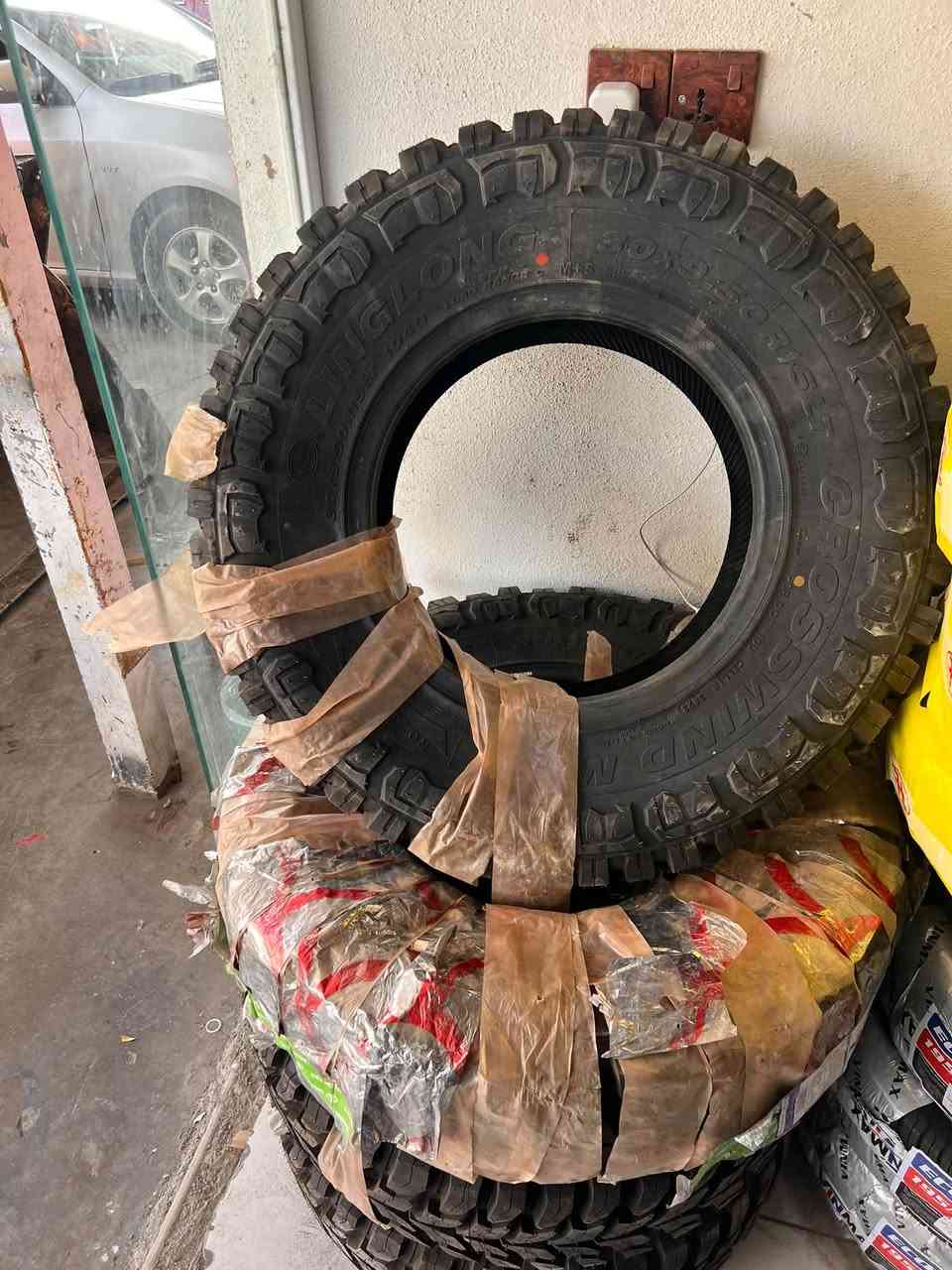تایەی جەبەلی بۆ فڕۆشتن لۆک قیاسی تایەکەن30.9.50R15:ژمارە مووبایل***********
