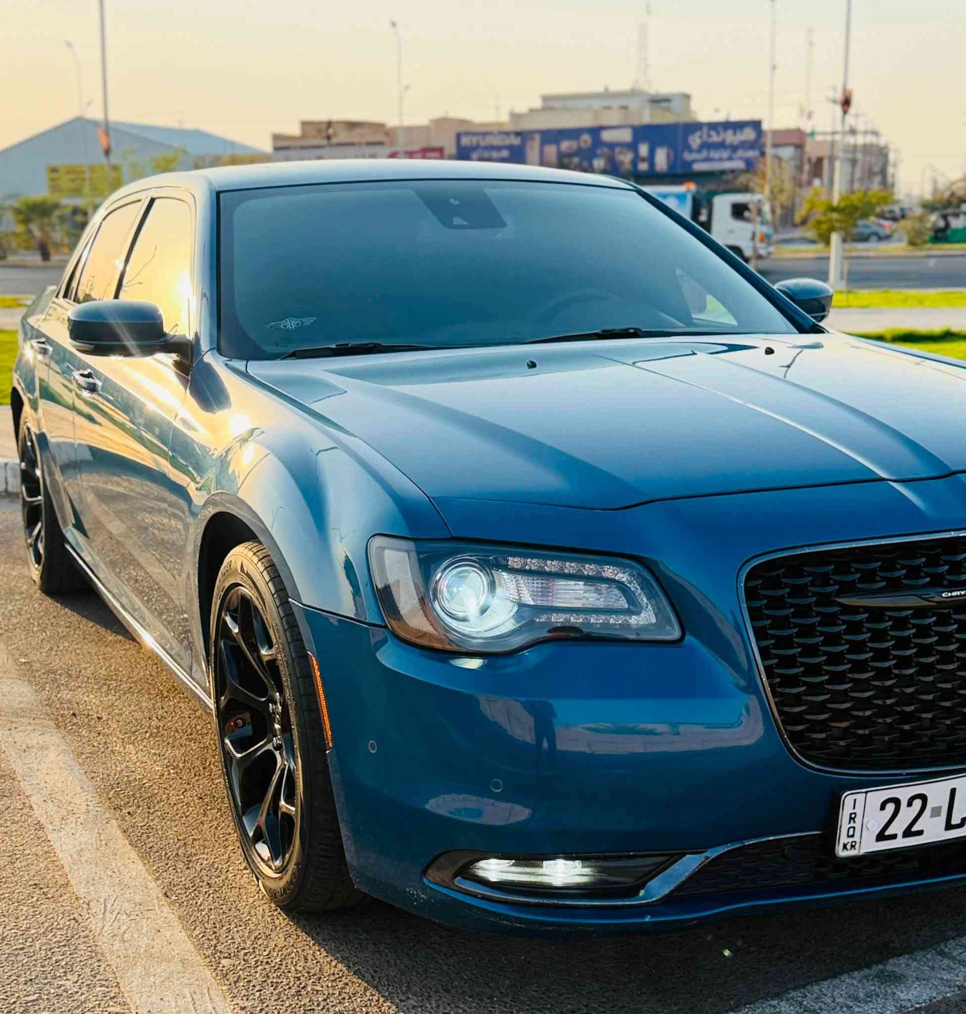 كرايسلر  اوباما 300S                  (وكاله هارلم السياره ) مغلفه PPF
ام رادار و البردة خلفيه كهرباء 📍
الموديل :2022 . (خليجي) . 
العداد :   50 الف كيلو   .
‎المحرك : V6 . 3.6L . 
. 
‎(السياره مكفوله من الصبغ و التبديل و البارد )
رقم اربيل
 ( الون بحري المميز 💙📍)
 فول الفول 1/1 
المواصفات :
بردة خلفيه كهربائيه 
ردار امامي 
ردار جانبي 
* پانوراما . 
* رادار مع مانع تصادم . 
* نقطة عمياء . 
* حساسات امامية . 
* مصابيح امامية زنون مع LED . 
* ويل قياس 20 أنج . 
* حساسات خلفية . 
* بردة خلفية كهربائية . 
* شاشه كبيرة مع نظام ملاحة نفكيشن GPS .
السعر 340 بيه مجال مكان سياره بصره معارض القبله لاستفسار ***********

