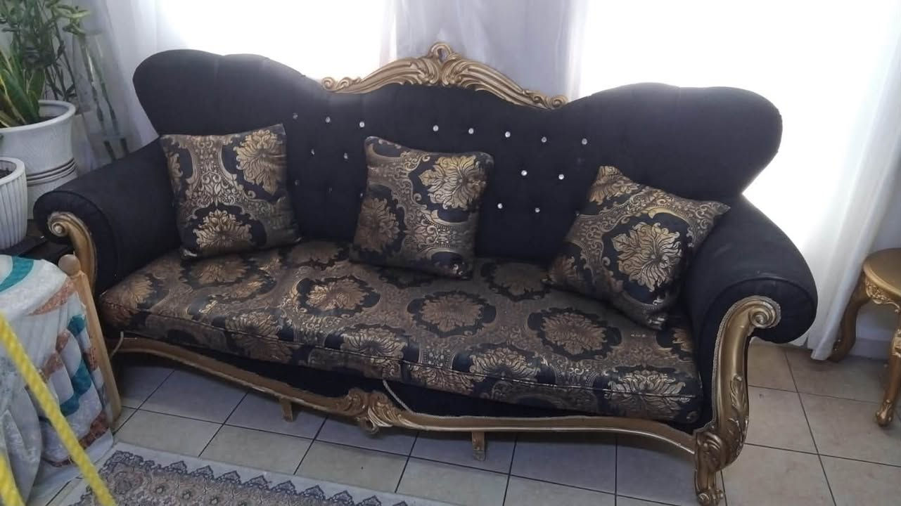 كرسي • للبيت • بدون تفاصيل
