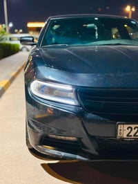 جارجر موديل 2019 فئه SXt فل كامل محرگ 3600 ، V6 لون نفطي لماع ماشيه 11...