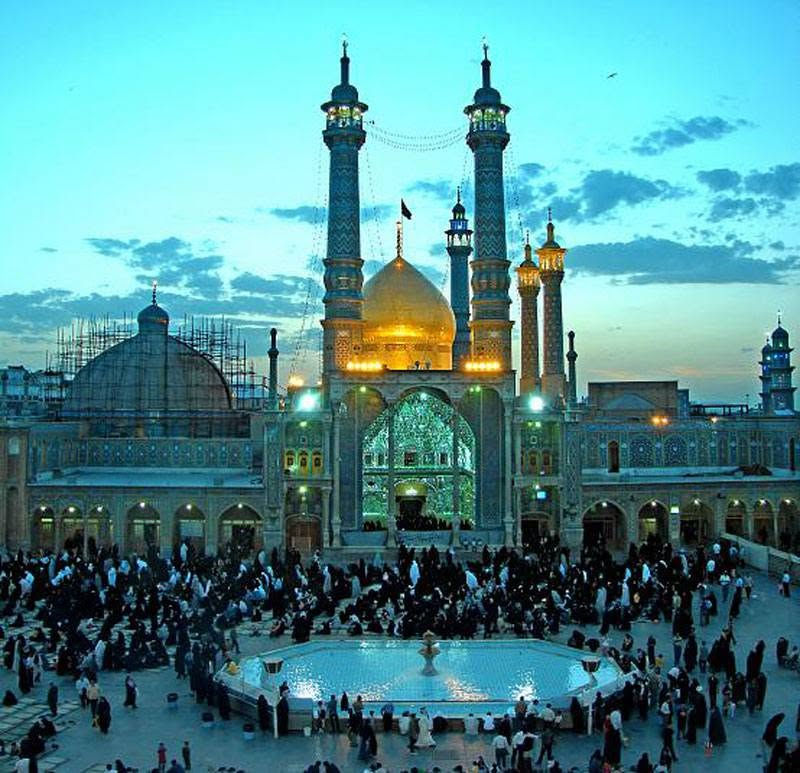 .شركة رحلة العراق بالتعاون مع شركة الدار البيضاء 

* رحلة دينية الى ايران -
* بذكرى وفاة السيدة المعصومة
* قم المقدسة 2 ليلة بالذهاب وليله بالعودة+ مشهد الرضا ع* 3ليلة 
*النقل: باص VIP حديث - كراسي مريحة - شاشات - تبريد*
وبسعر 200الف دينار عراقي فقط 
---

*📅 البرنامج التفصيلي:*

*اليوم الاول: بغداد ➡️ قم المقدسة*
1.  التجمع والانطلاق من بغداد بباص VIP
2.  الوصول الى مدينة *قم المقدسة*
3.  استلام الغرف بالفندق - قريب من الحرم
4.  *زيارة مرقد السيدة فاطمة المعصومة ع*
5.  *زيارة مسجد جمكران* واداء الصلاة
6.  المبيت في قم - *وجبة الافطار* مشمولة

*اليوم الثاني: قم المقدسة*
1.  *وجبة الافطار* بالفندق
2.  زيارة: *بيت النور - اربعون علوي - مقبرة شيخان - مسجد الامام الحسن العسكري ع*
3.  وقت حر للتسوق من سوق قم
4.  المبيت في قم - *وجبة الافطار* مشمولة

*اليوم الثالث: قم ➡️ مشهد الرضا ع*
1.  *وجبة الافطار* وتسليم الغرف
2.  الانطلاق الى *مشهد المقدسة* بباص VIP
3.  الوصول واستلام الغرف - قريب من الحرم الرضوي
4.  *زيارة مرقد الامام علي بن موسى الرضا ع* اول زيارة
5.  *وجبة الغداء + العشاء* مشمولة
6.  المبيت في مشهد

*اليوم الرابع: مشهد المقدسة*
1.  *3 وجبات طعام* فطور + غداء + عشاء
2.  زيارة: *مرقد الامام الرضا ع* 
3.  زيارة: *ياسر وناصر ع - خواجة ربيع - قدم الامام الرضا ع - شانديز*
4.  وقت حر للتسوق من مجمعات مشهد
5.  المبيت في مشهد

*اليوم الخامس: مشهد المقدسة*
1.  *3 وجبات طعام* فطور + غداء + عشاء
2.  زيارة: *مرقد الامام الرضا ع* 
3.  زيارة: *متحف الامام الرضا ع - الحديقة النباتية - سد كارده*
4.  المبيت في مشهد

*اليوم السادس: مشهد ➡️ قم ➡️ بغداد*
1.  *وجبة الفطور* وتسليم الغرف
2.  الانطلاق الى قم
3.  الوصول الى قم - استلام الغرف ليلة واحدة
4.  *زيارة وداع السيدة المعصومة ع*

5.  الانطلاق الى بغداد والوصول بسلامة

---

*💎 ما يشمله السعر:*
- ✅ نقل بباص *VIp ذهاب واياب
- ✅ سكن فنادق  قريبة من الحرم
- ✅ *قم*: 3 ليالي مع فطور يومياً
- ✅ *مشهد*: 3 ليالي مع 3 وجبات يومياً
- ✅ جميع *المزارات* المذكورة مع مرشد ديني
- ✅ تأمين صحي

*📞 للحجز والاستفسار:*
شركة رحلة العراق 
هاتف:***********
        ***********. 
        ***********. 
[العنوان]
بغداد السيدية شارع المودي الى جسر الجادرية مقايل مطعم ضي بغداد 

*المقاعد محدودة - سارع بالحجز
