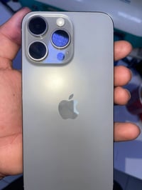 ايفون 15 pro max ذاكره 512 بطاريه 85 كلشي ممبدل بي ولا مشخوط شخطه وحده...