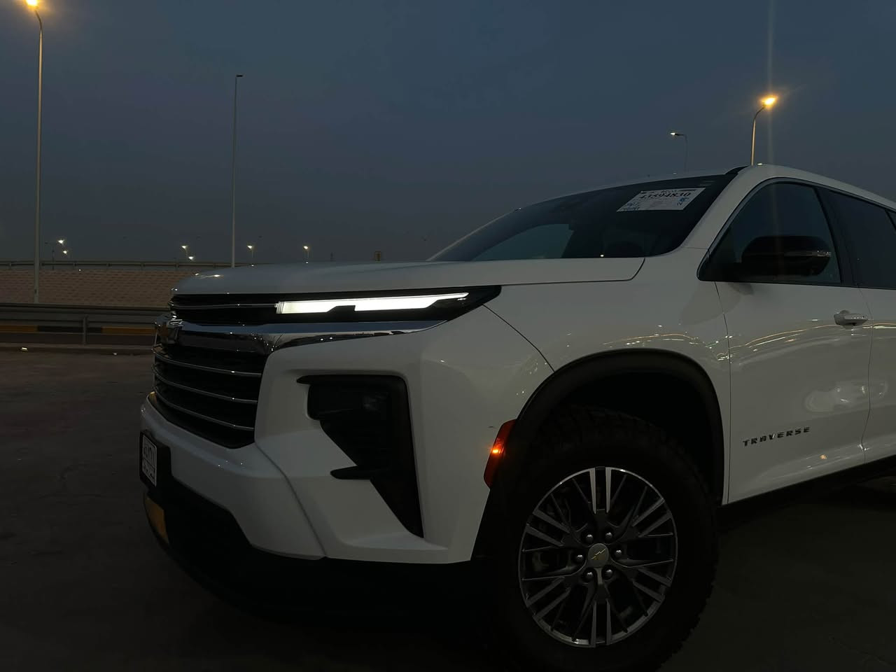 شوفرليت ترافلس 2024 الشكل الجديد
الفئة LS
5 كامرات 
حساس خلفي 
جنطة كهرباء
تحديد مسار 

داخله شهداء يعني رقم مجاني سنتين تتحول باسمك

السيارة موجوده بالبصرة ***********

الضرر // بسيط جدا صبغ ربع الباب 

1GNEREKS0RJ143603

السعر 285 ورقة
