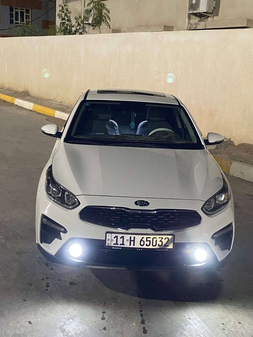 السلام عليكم سيراتو 2019 كفله عامله من كشي فول موصفات مشيه 84 حقيقي رقم بغداد بأسمي تحويل ٢يوم محرك 1600 تخم تير جديد سيراه جاهزه من كلشي كشن جلد مكان واسط كوت زبيديه ***********

