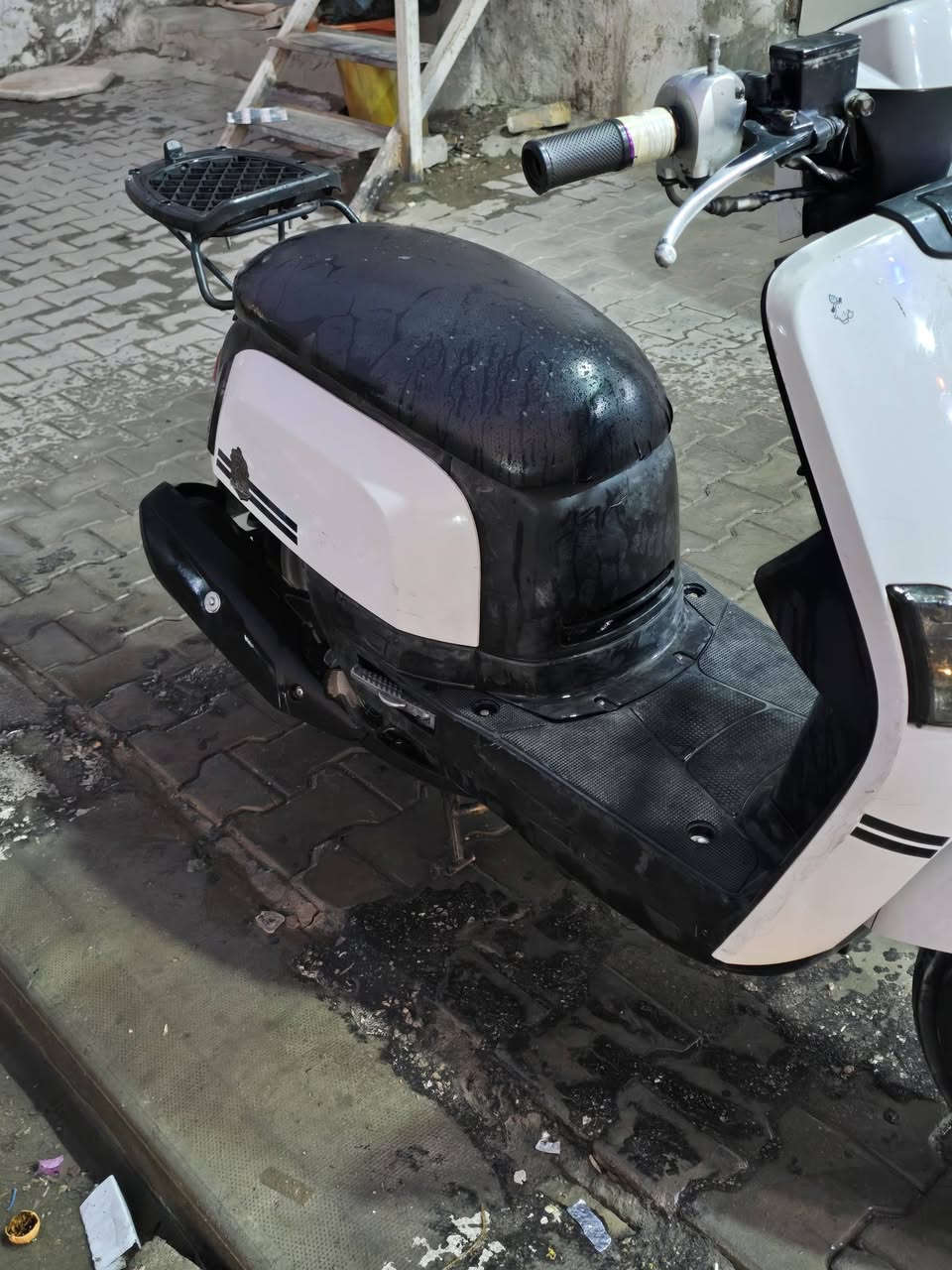 ماكس بوليس • ٢٠٠٩ • نوزل