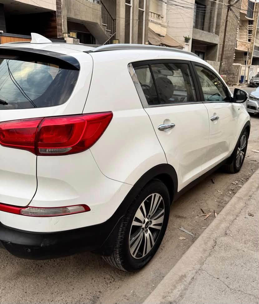 السلام عليكم سبورتج 2015 خليجي فول مواصفات 1/1 VIP كفالة عامة من الدعامية للدعامية قطرة صبغ ما بيها سيارة على وضع الشركة ماشية 128 الف سبيرها ما نازل محرك 2400 دوش ترايها زيرو محرك وكير كفالة عامة تبريد ثلج صدر جديد سنوية وهزة جديد تحويل ثاني يوم بأسمي ملاحظة ( بيها BDR على كد شبر براس البنيد فقط ) السعر 148 وبيها مجال بسيط مكاني بغداد الدورة ابو الطيارة الاتصال ***********
