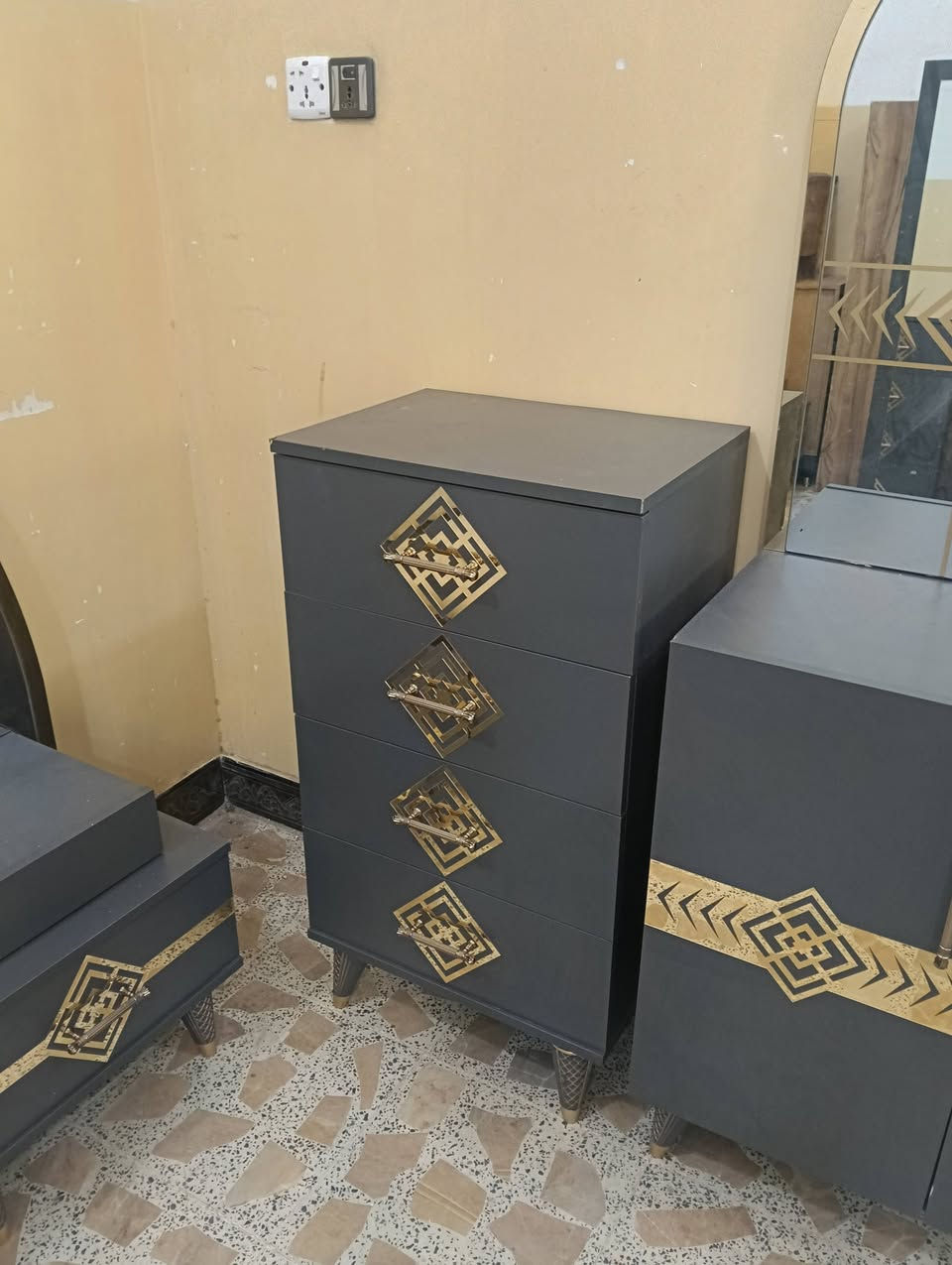 غرفة ترکية نضيفه لوك 9 قطع صبغ حراري وناره شغاله السعر 600 وبيه مجال بسيط اتصال علا الرقم //***********//***********// مكان فلوجه
